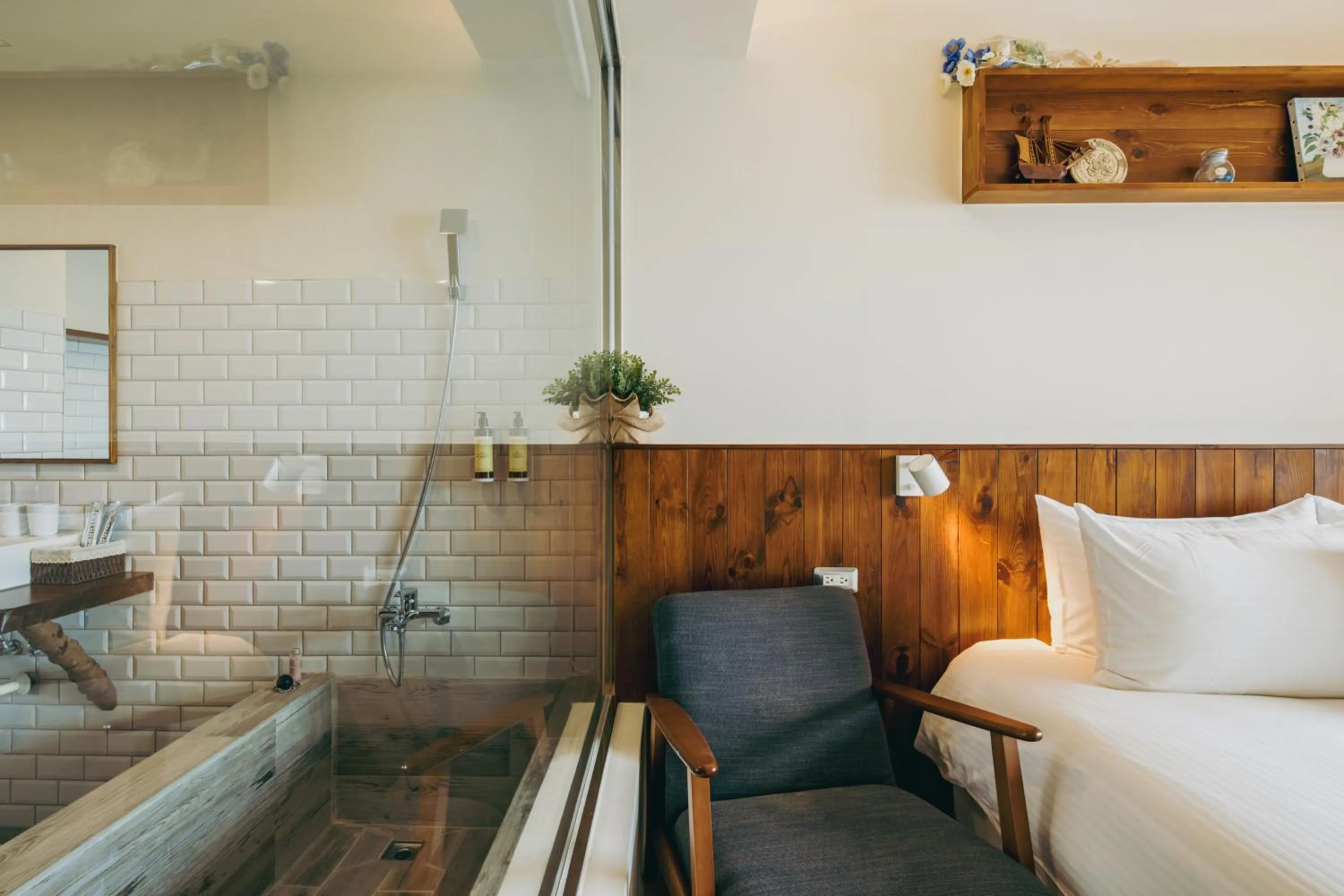 Chuanfanrock Haku Beach Days Inn