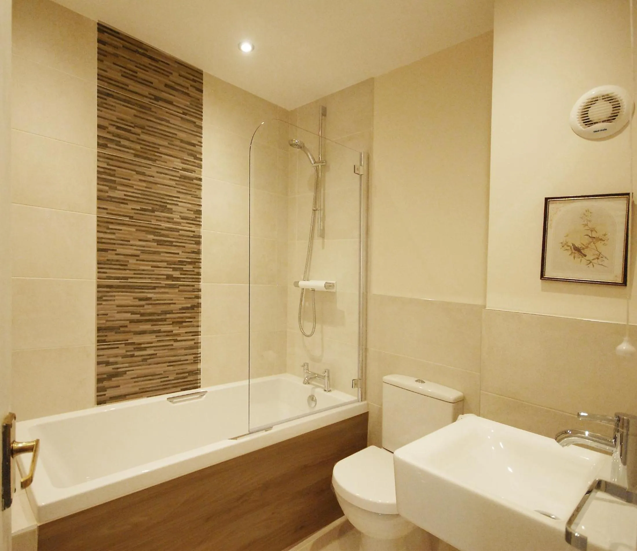 Bathroom in Marlborough House - Guest House