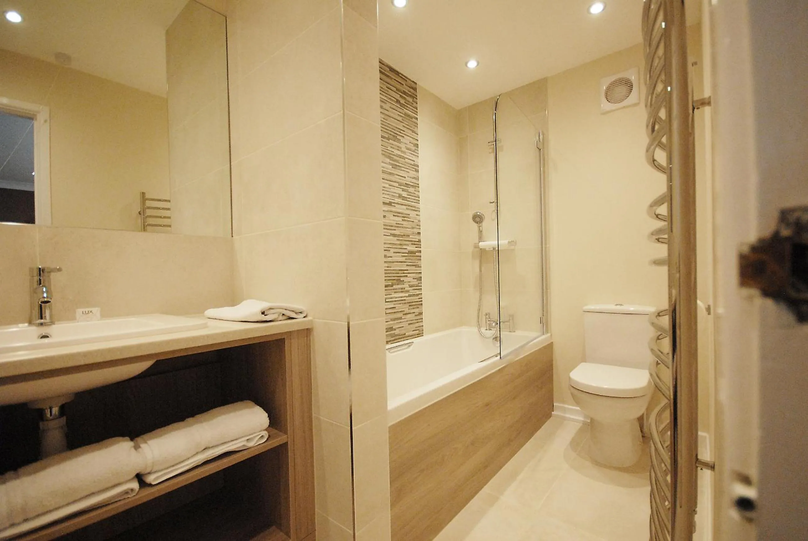 Bathroom in Marlborough House - Guest House