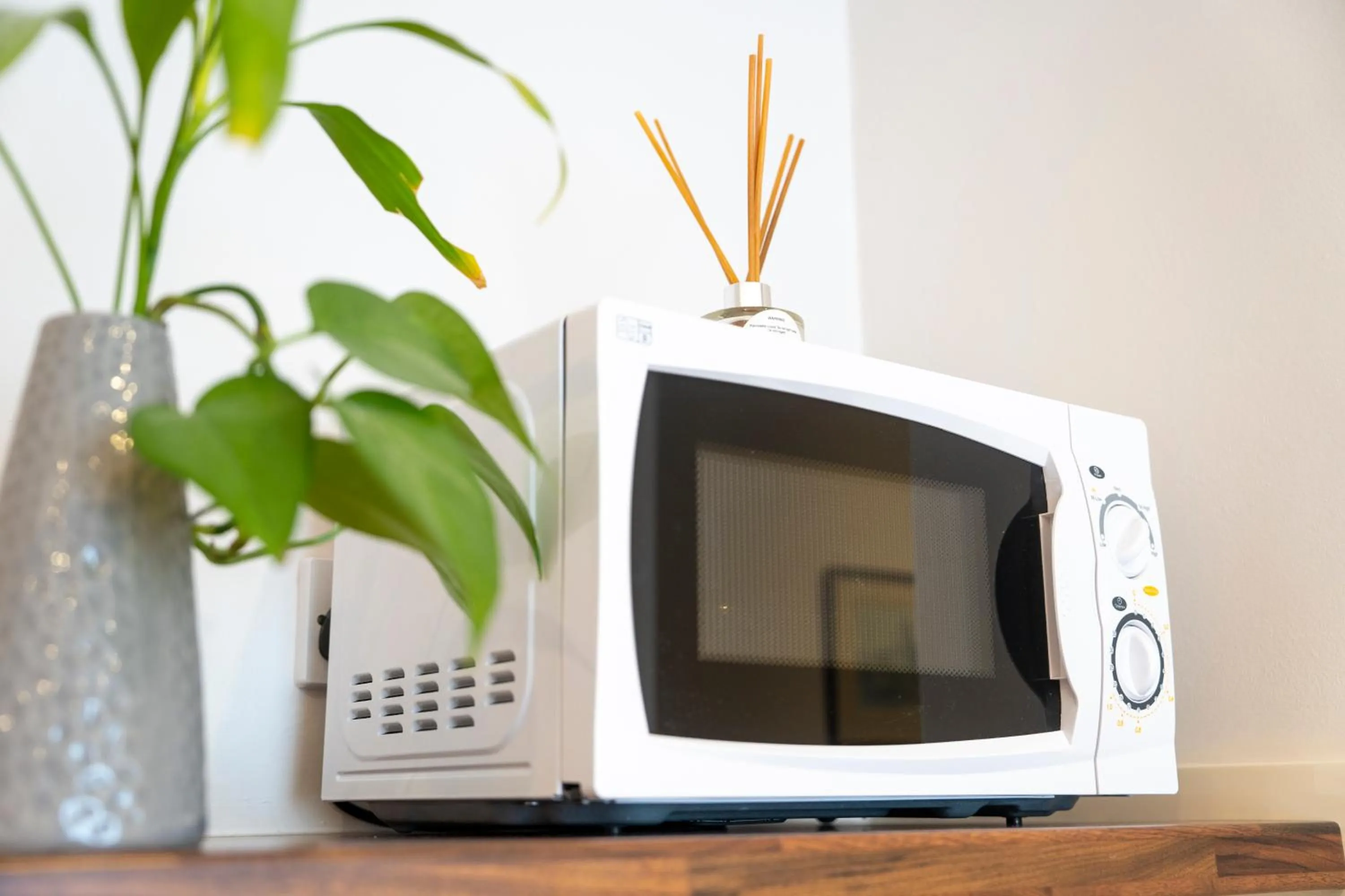 microwave in Marlborough House - Guest House