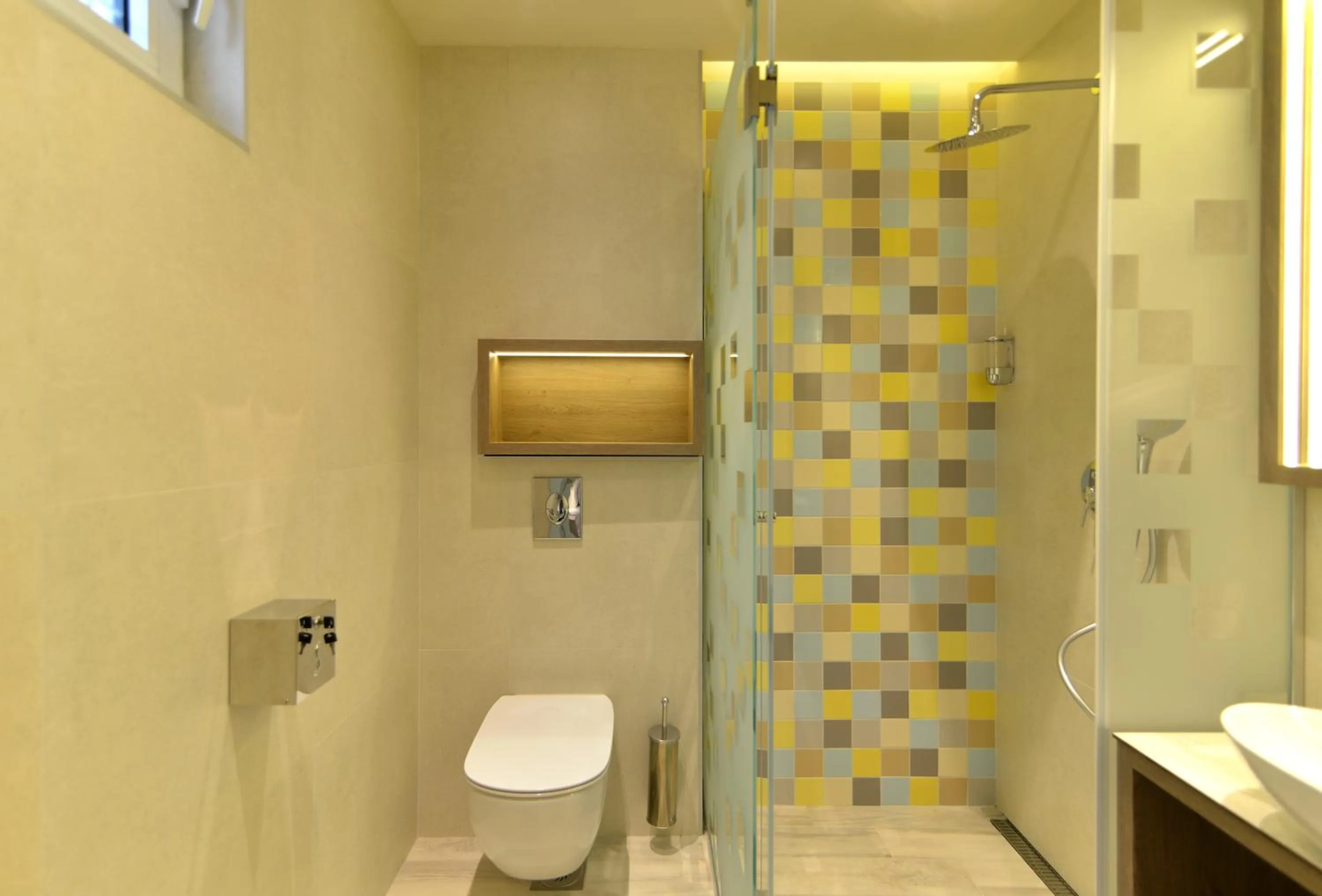 Shower in Garni Hotel D10