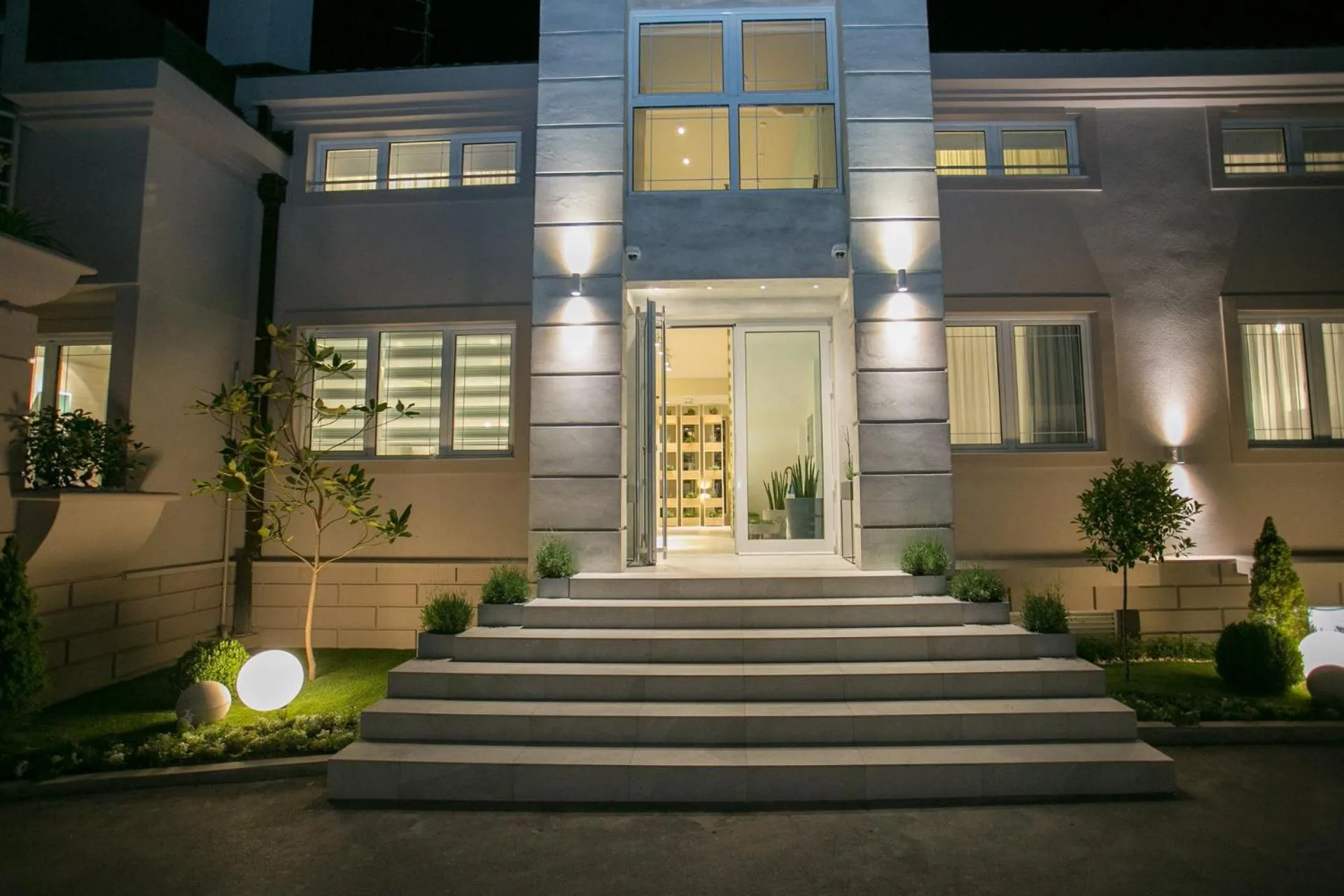 Facade/entrance in Garni Hotel D10