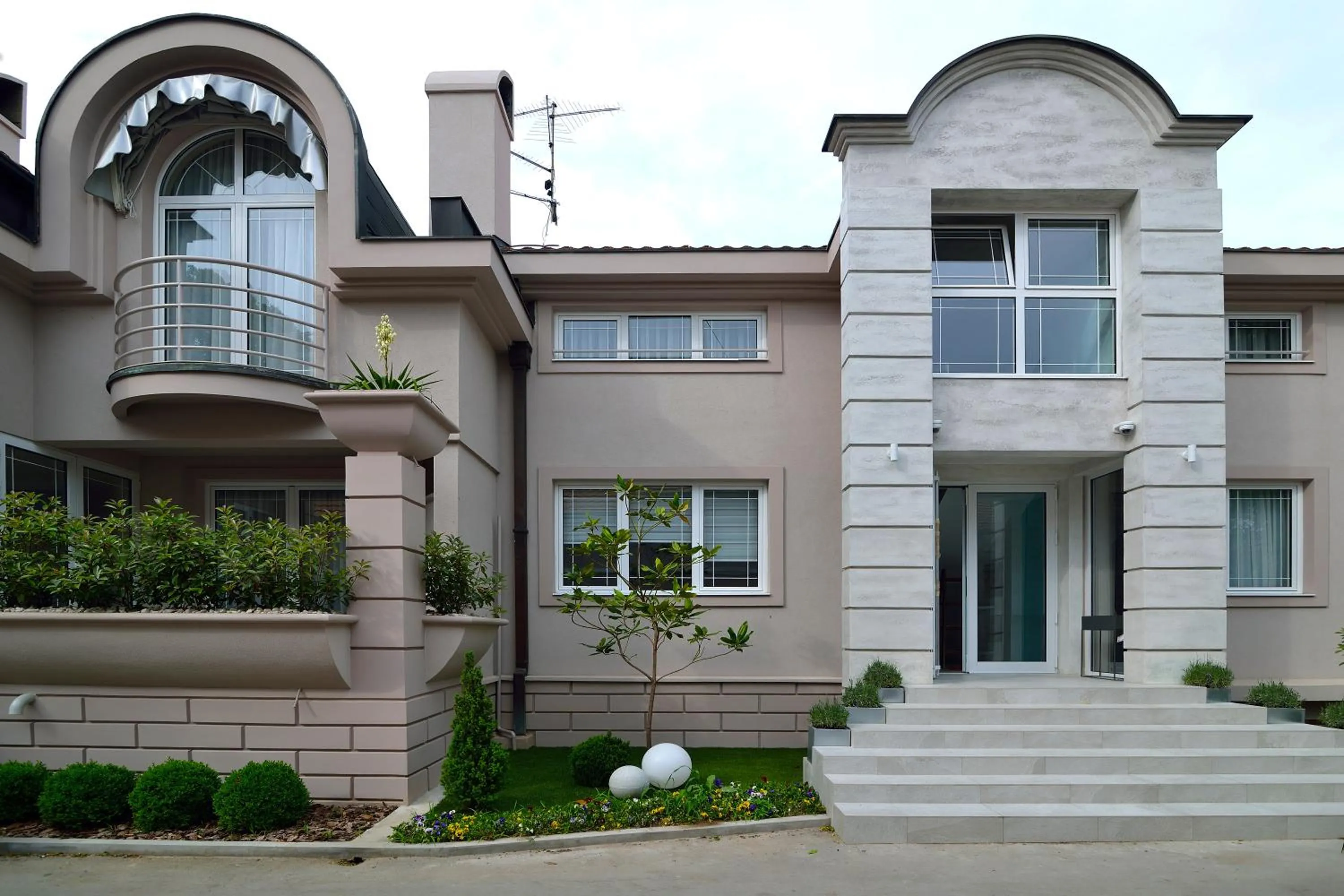 Property building in Garni Hotel D10