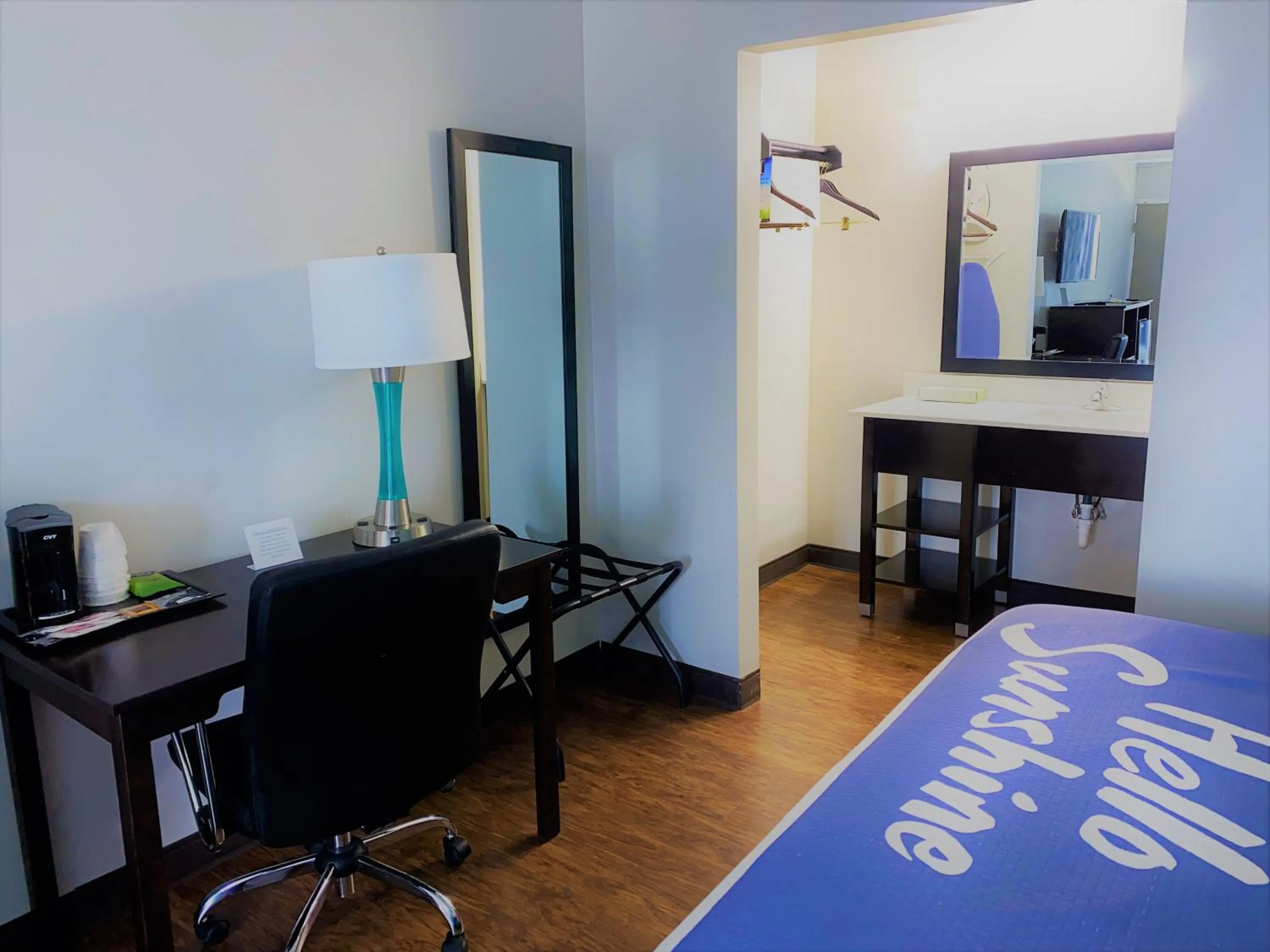 TV and multimedia, Bed in Days Inn by Wyndham Goldsboro