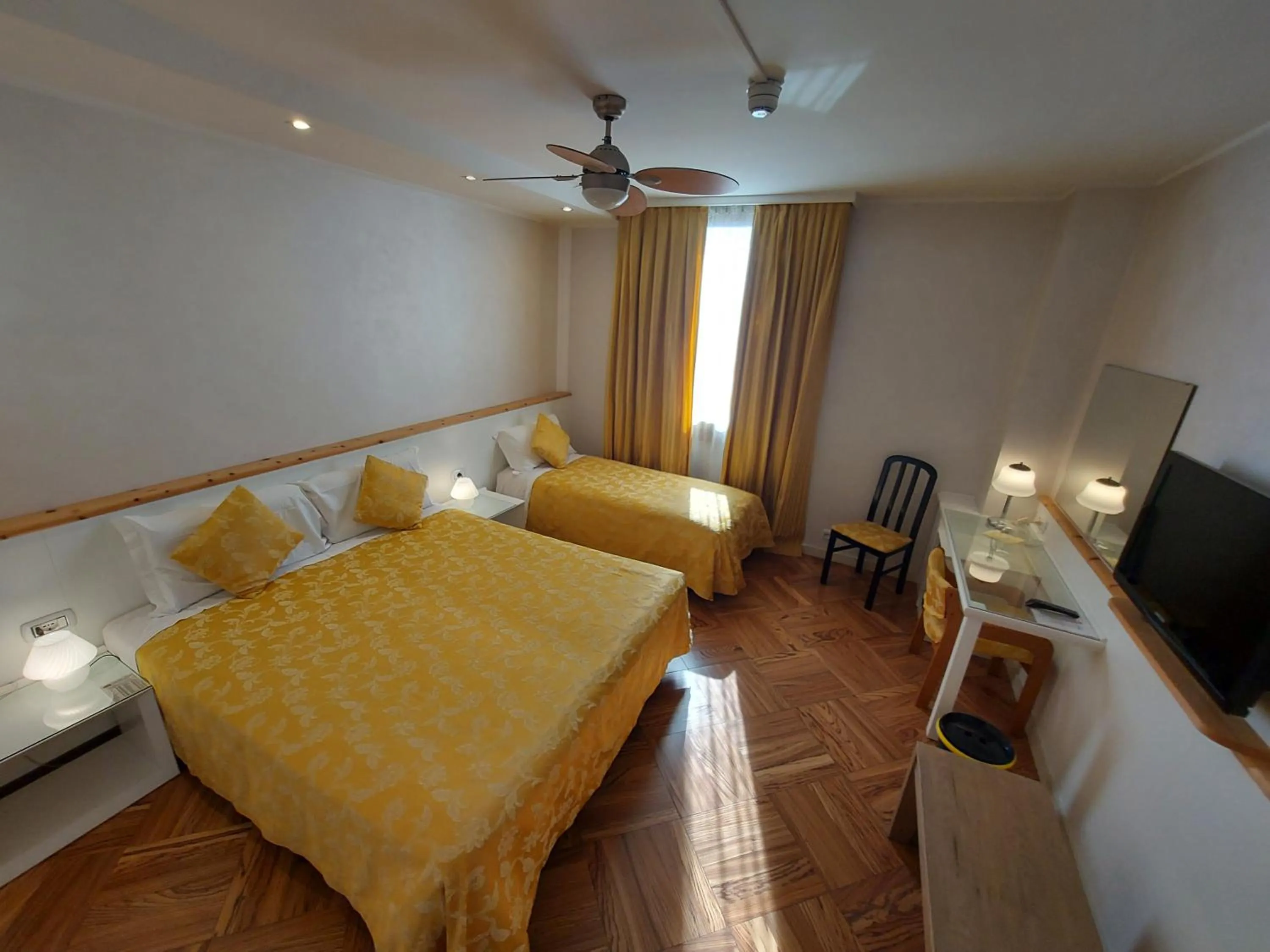 Bed in Hotel Posta 77