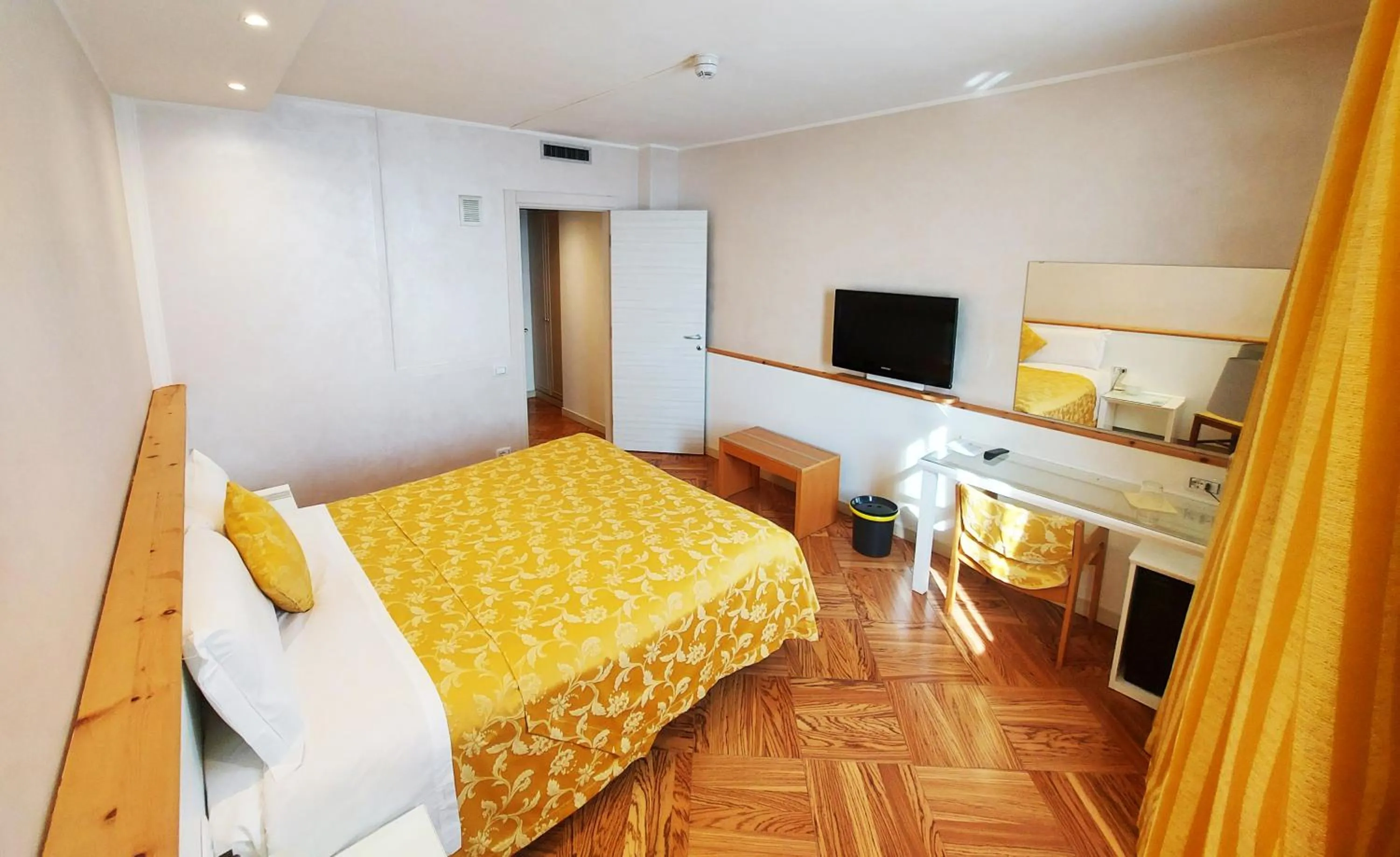 Bed in Hotel Posta 77