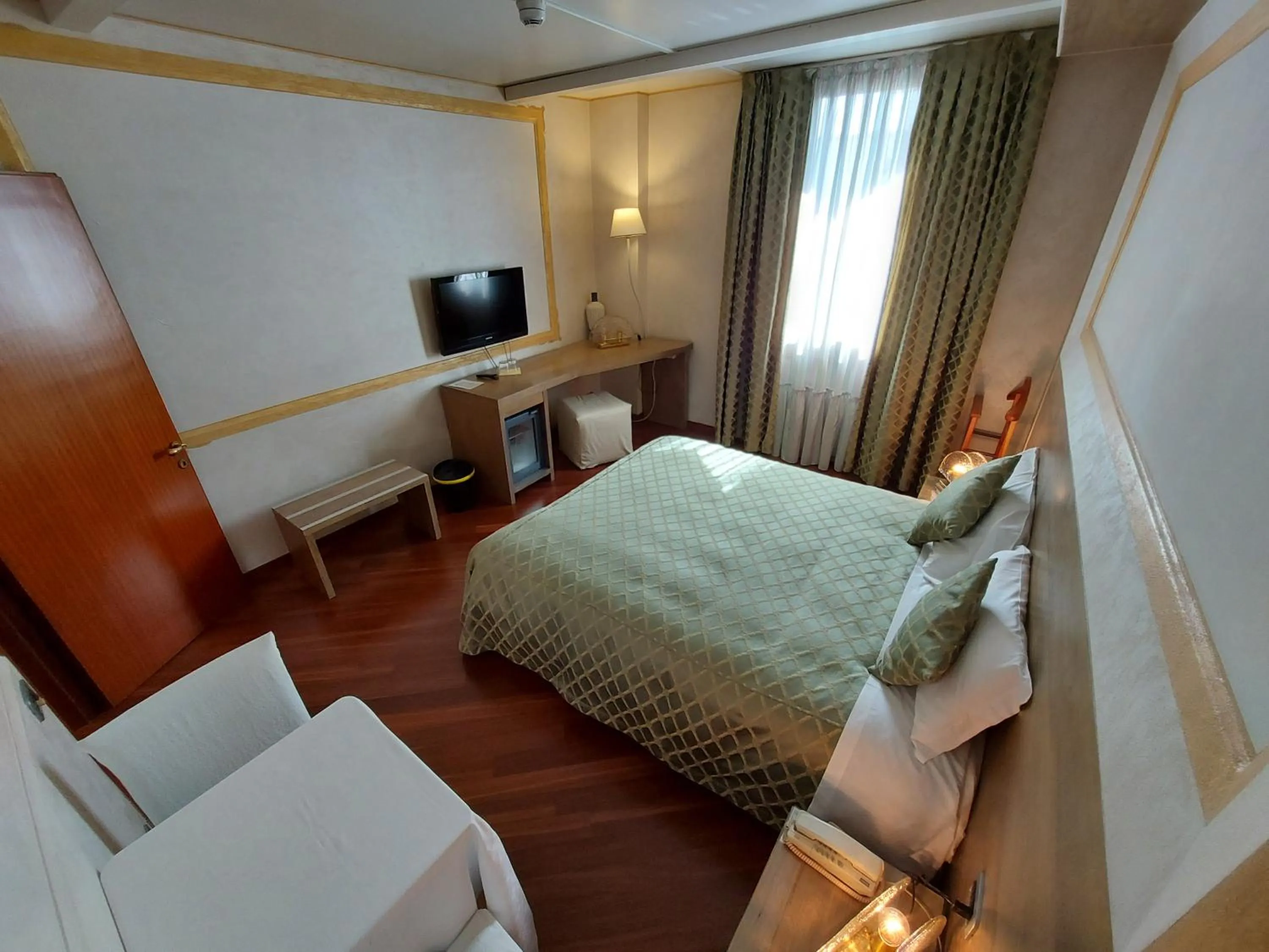 Bed in Hotel Posta 77