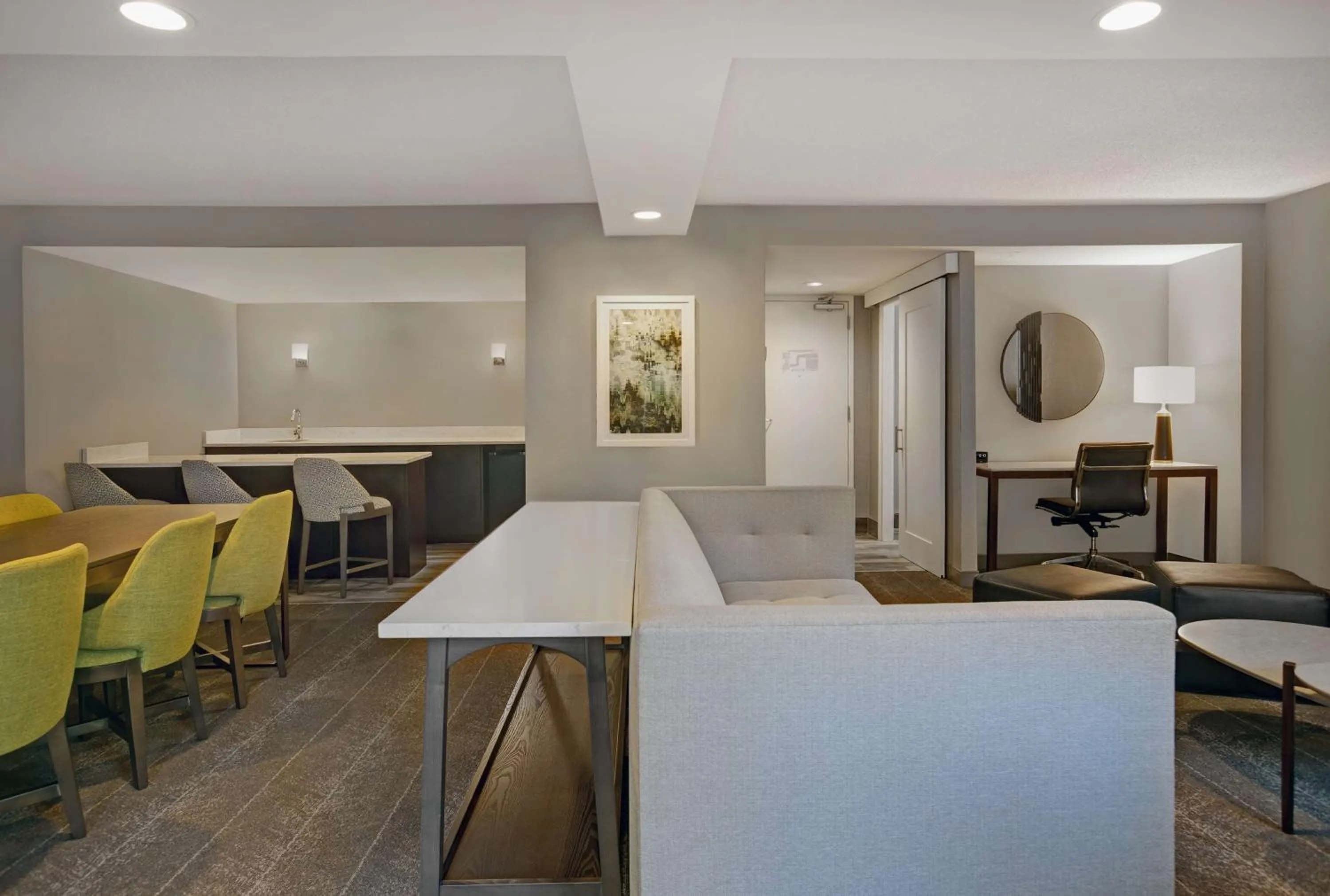 Living room in Hilton Peachtree City Atlanta Hotel & Conference Center