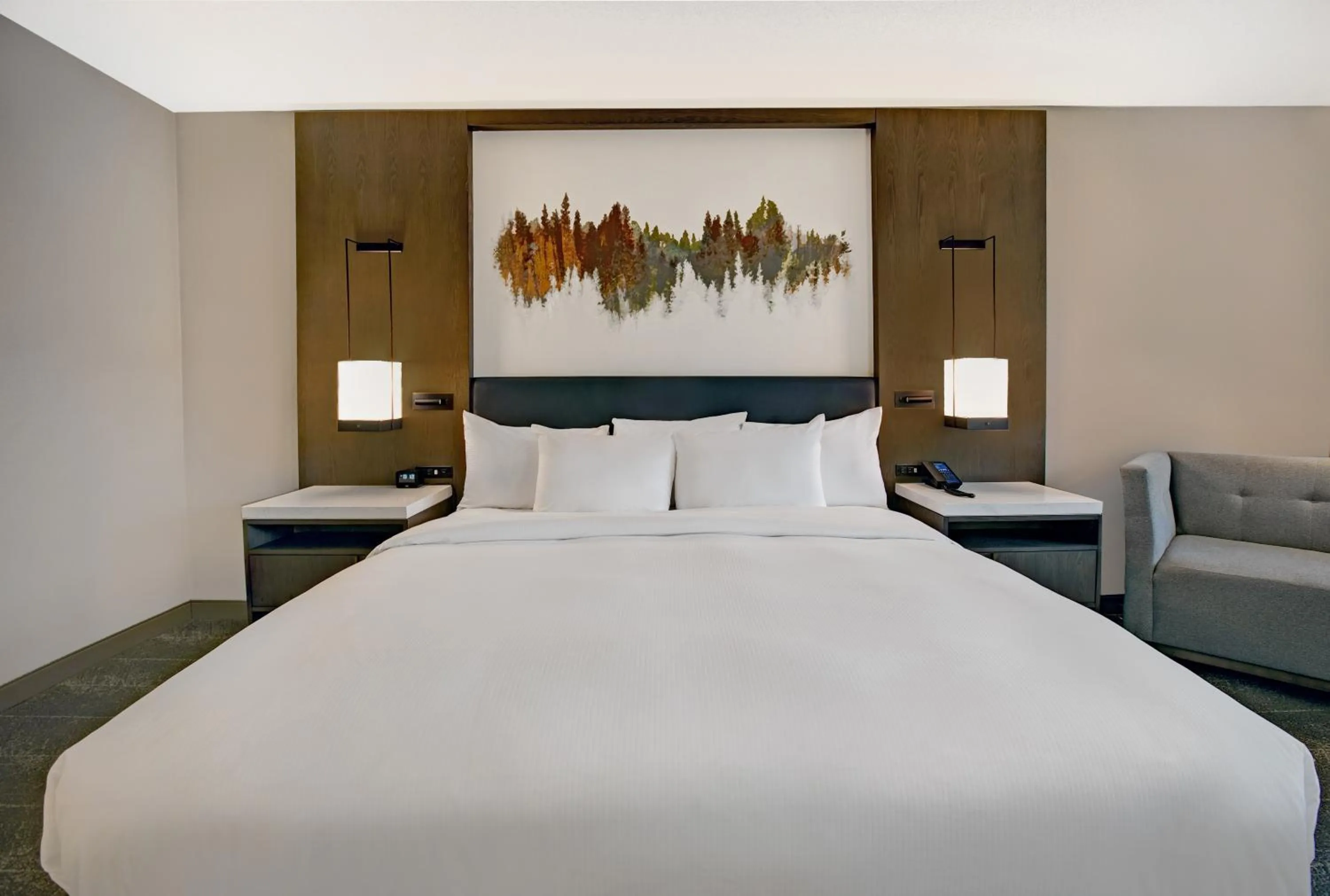 Bed in Hilton Peachtree City Atlanta Hotel & Conference Center