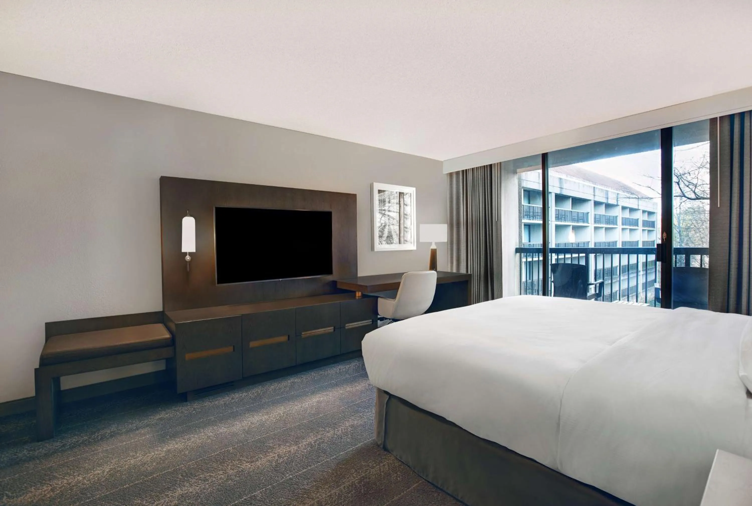 Bedroom, Bed in Hilton Peachtree City Atlanta Hotel & Conference Center