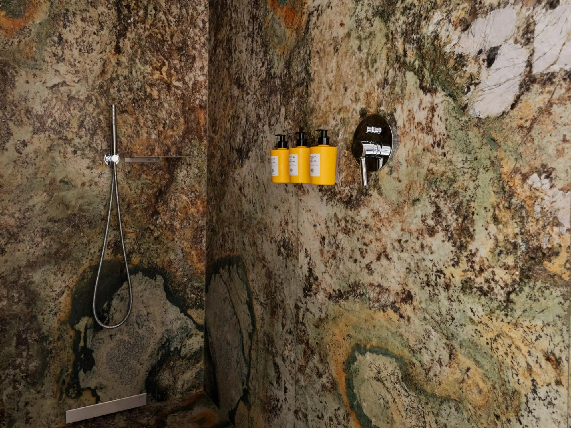 Shower in Hotel Warszawa