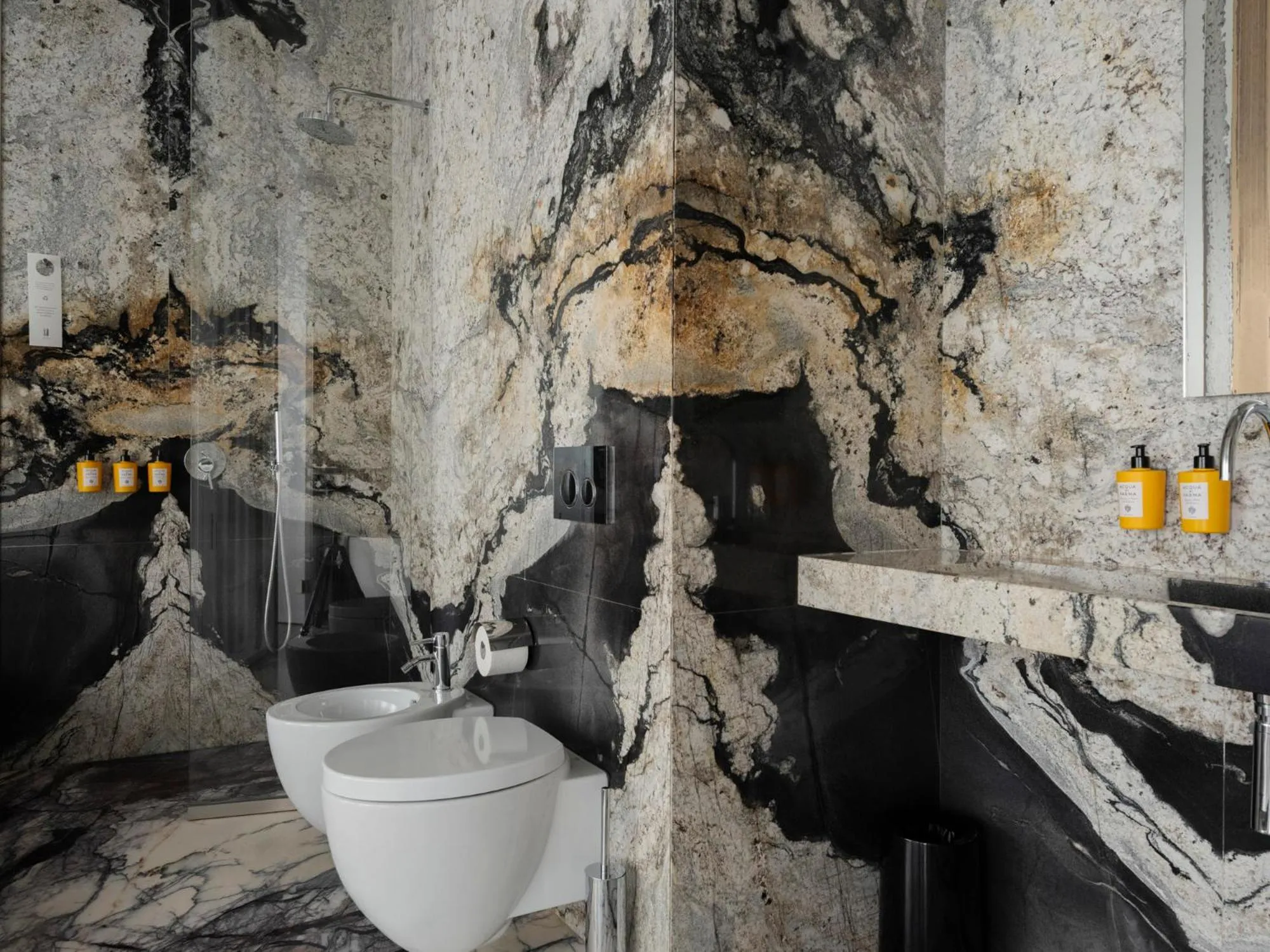 Shower in Hotel Warszawa