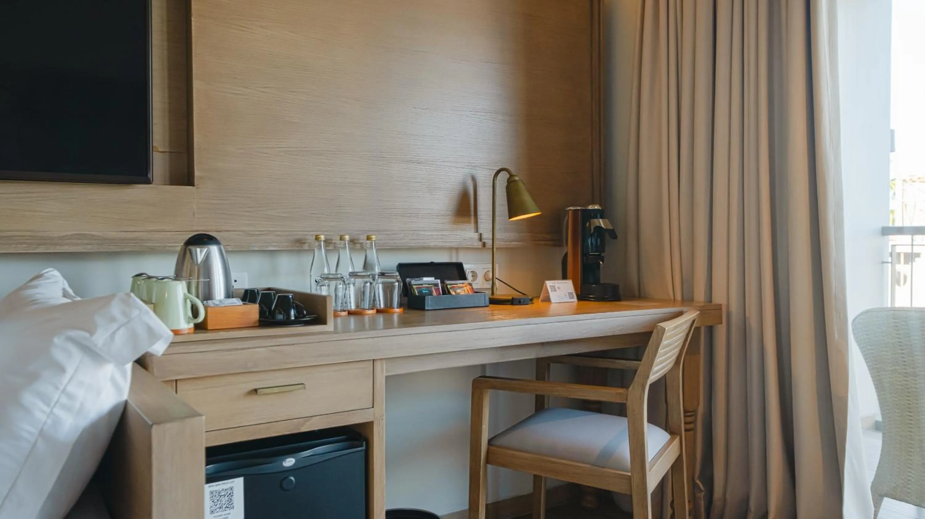 Coffee/tea facilities in Eastin Ashta Resort Canggu