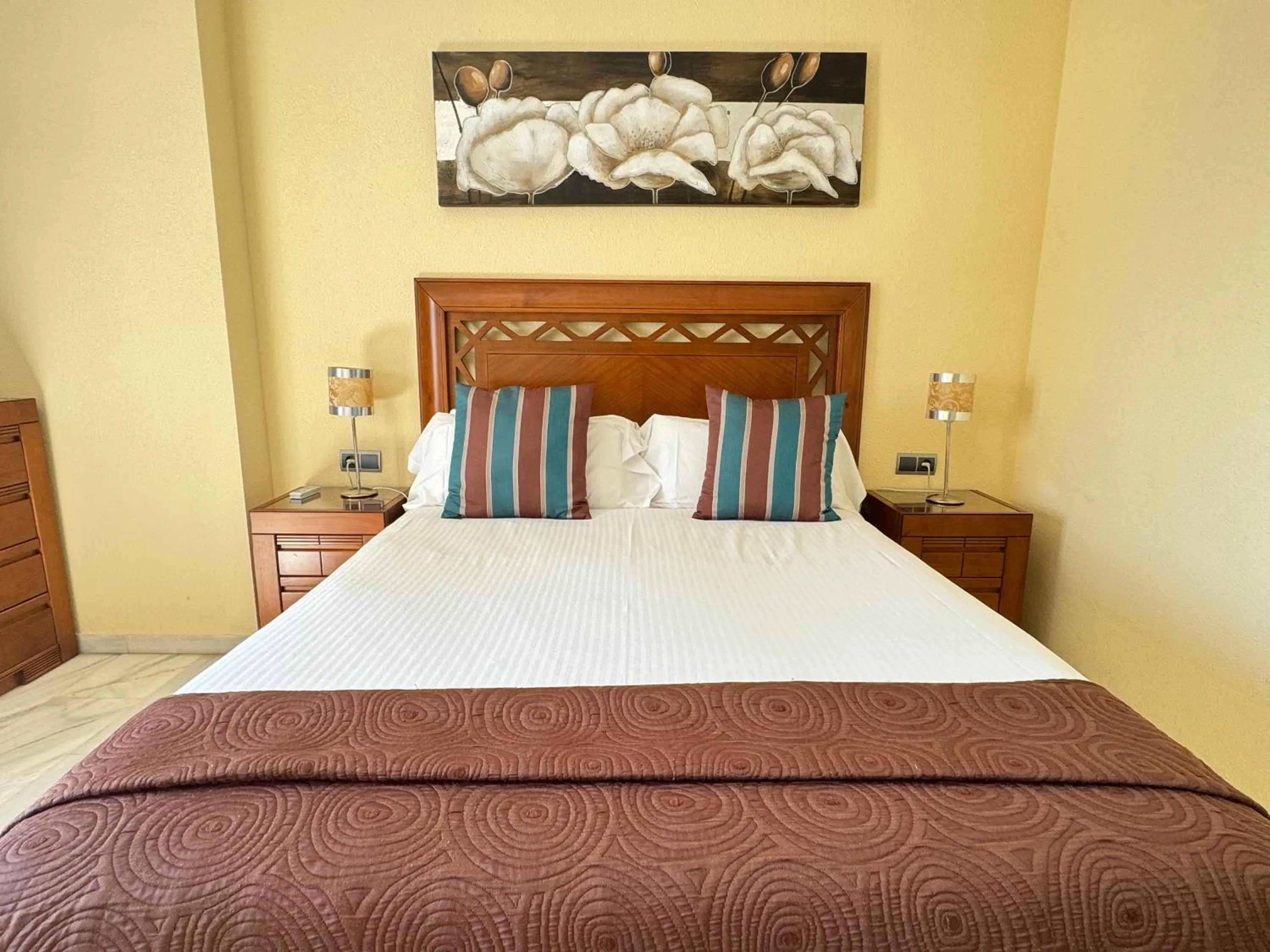 Bedroom, Bed in Macdonald La Ermita Resort