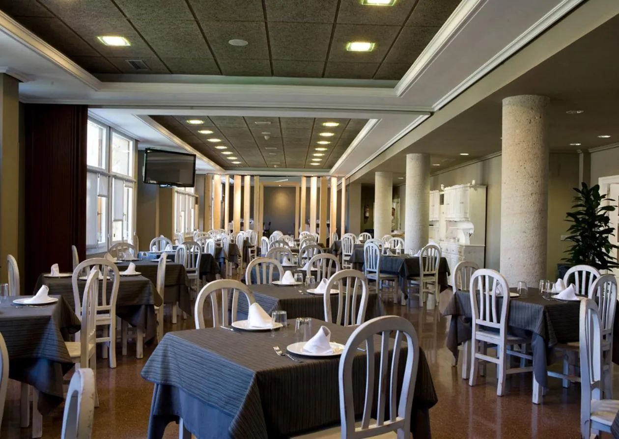 Restaurant/places to eat in Hotel Salbatoreh