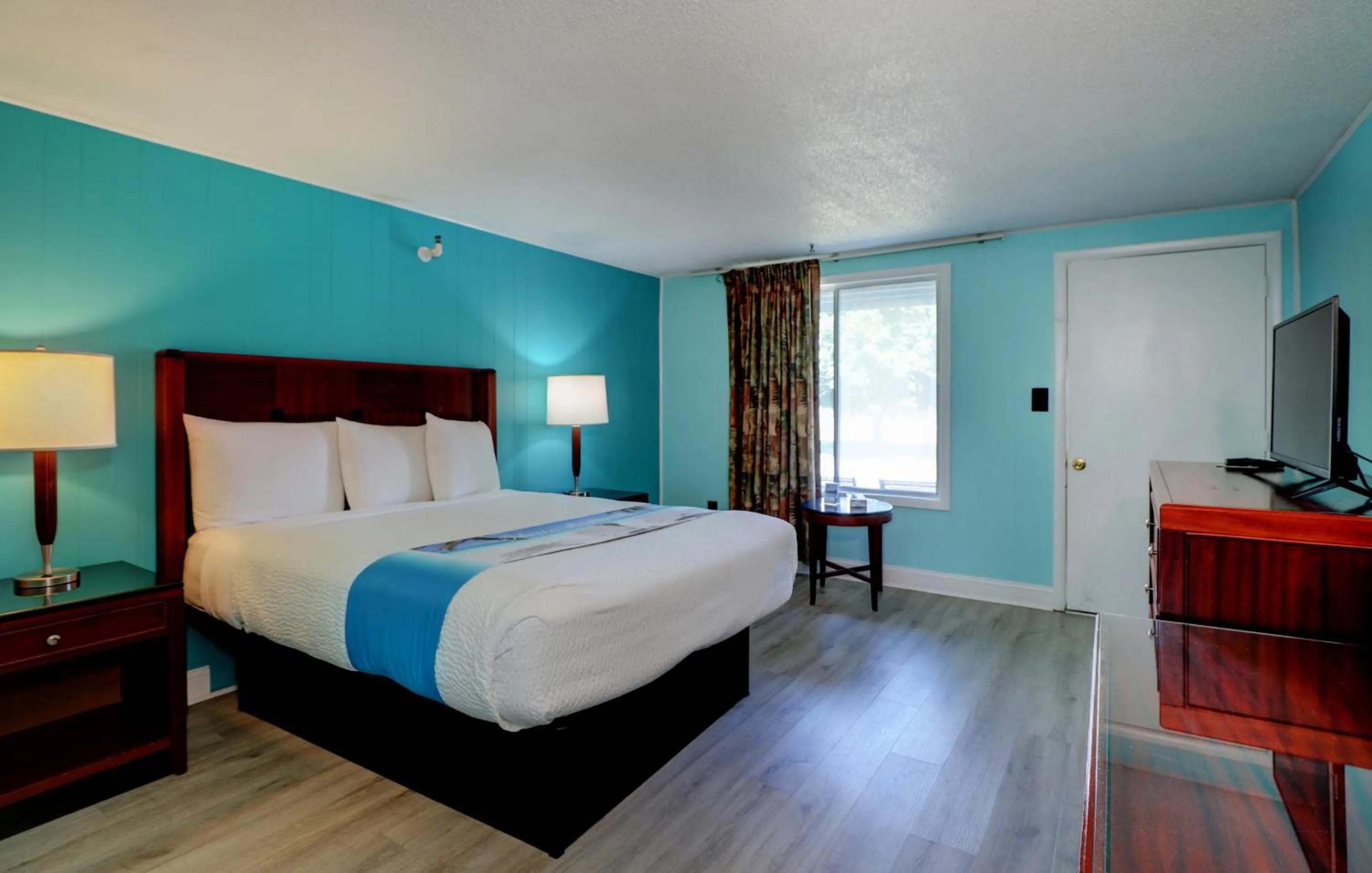 Photo of the whole room, Bed in Majestic Regency Resort