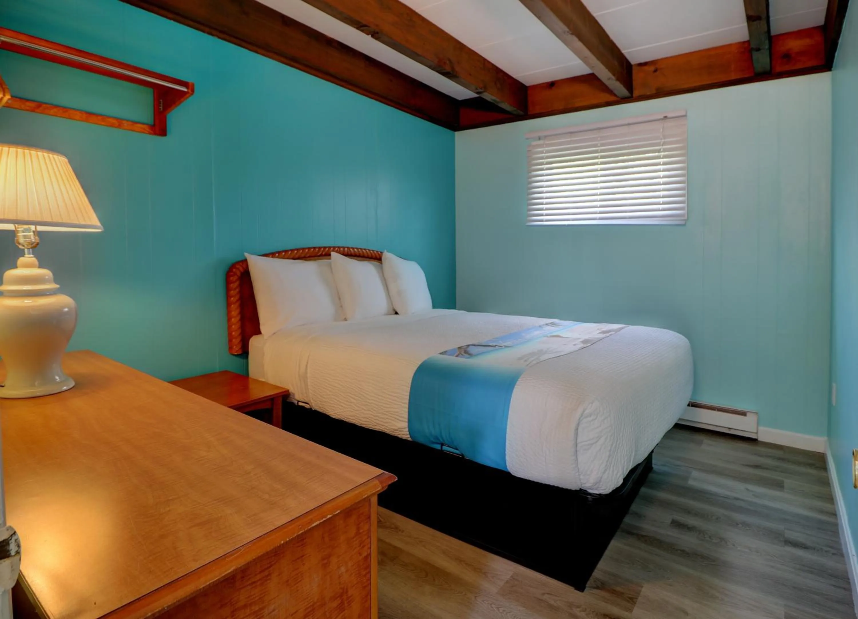 Bedroom, Bed in Majestic Regency Resort