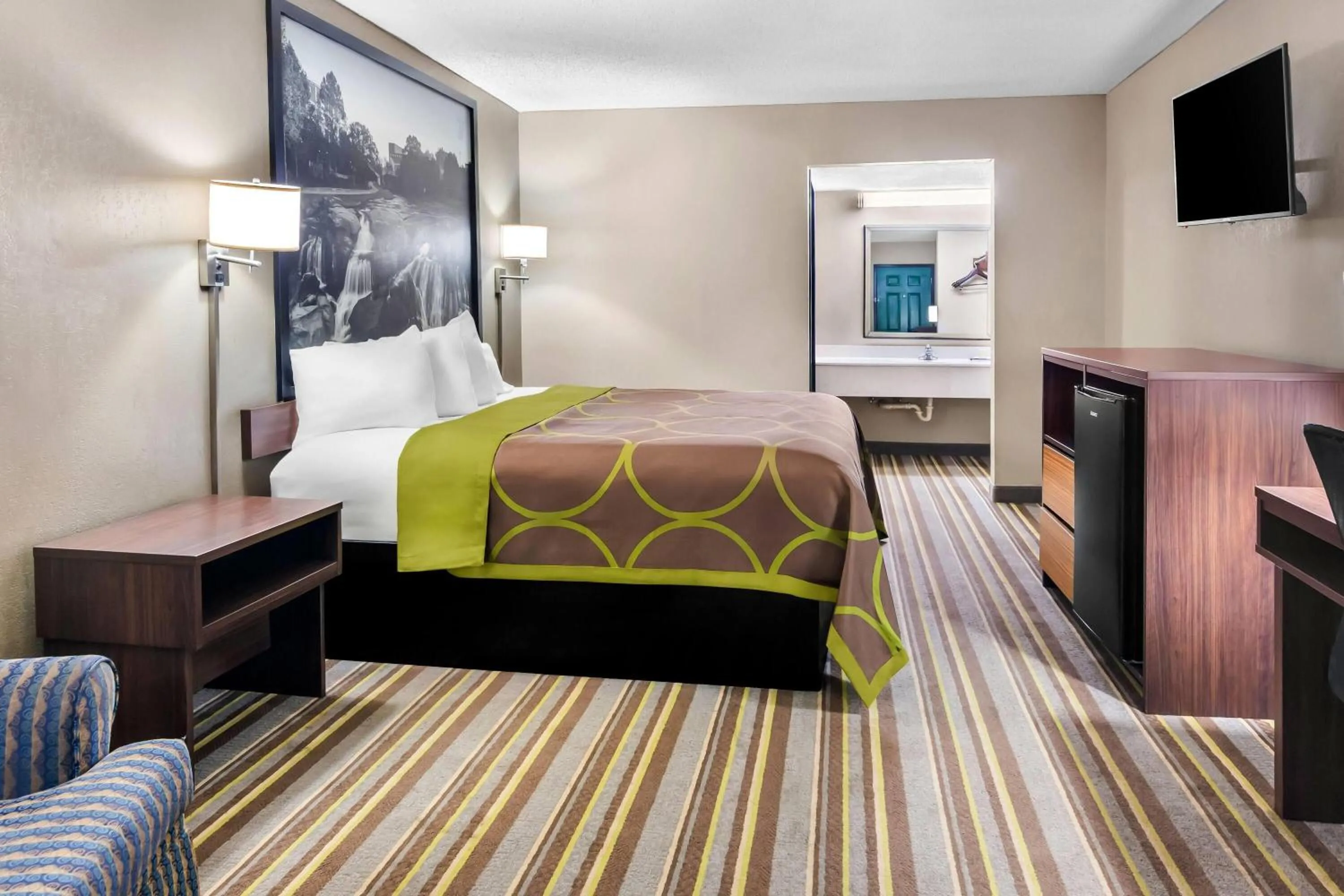 Bed in Super 8 by Wyndham Columbia