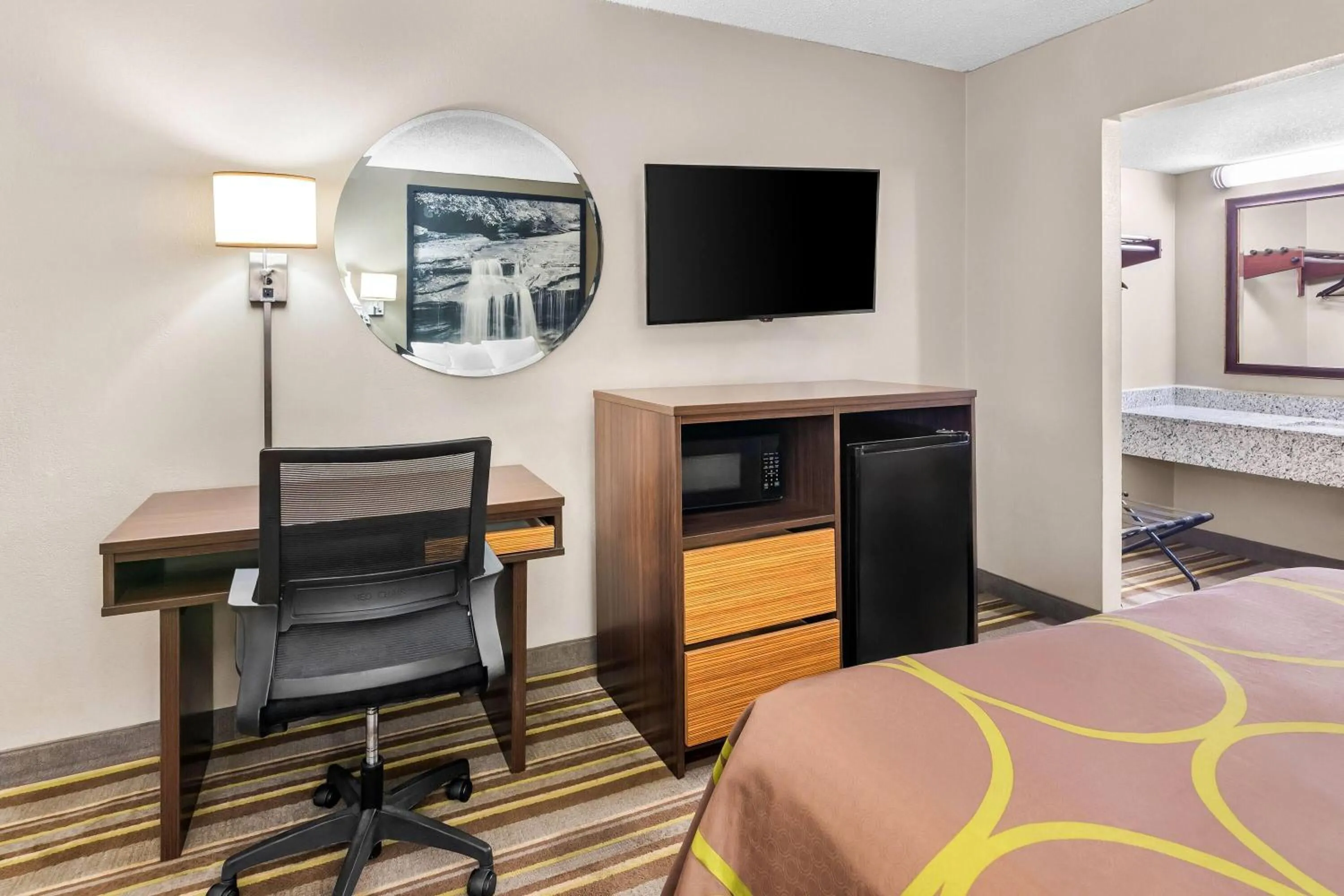 Bed in Super 8 by Wyndham Columbia