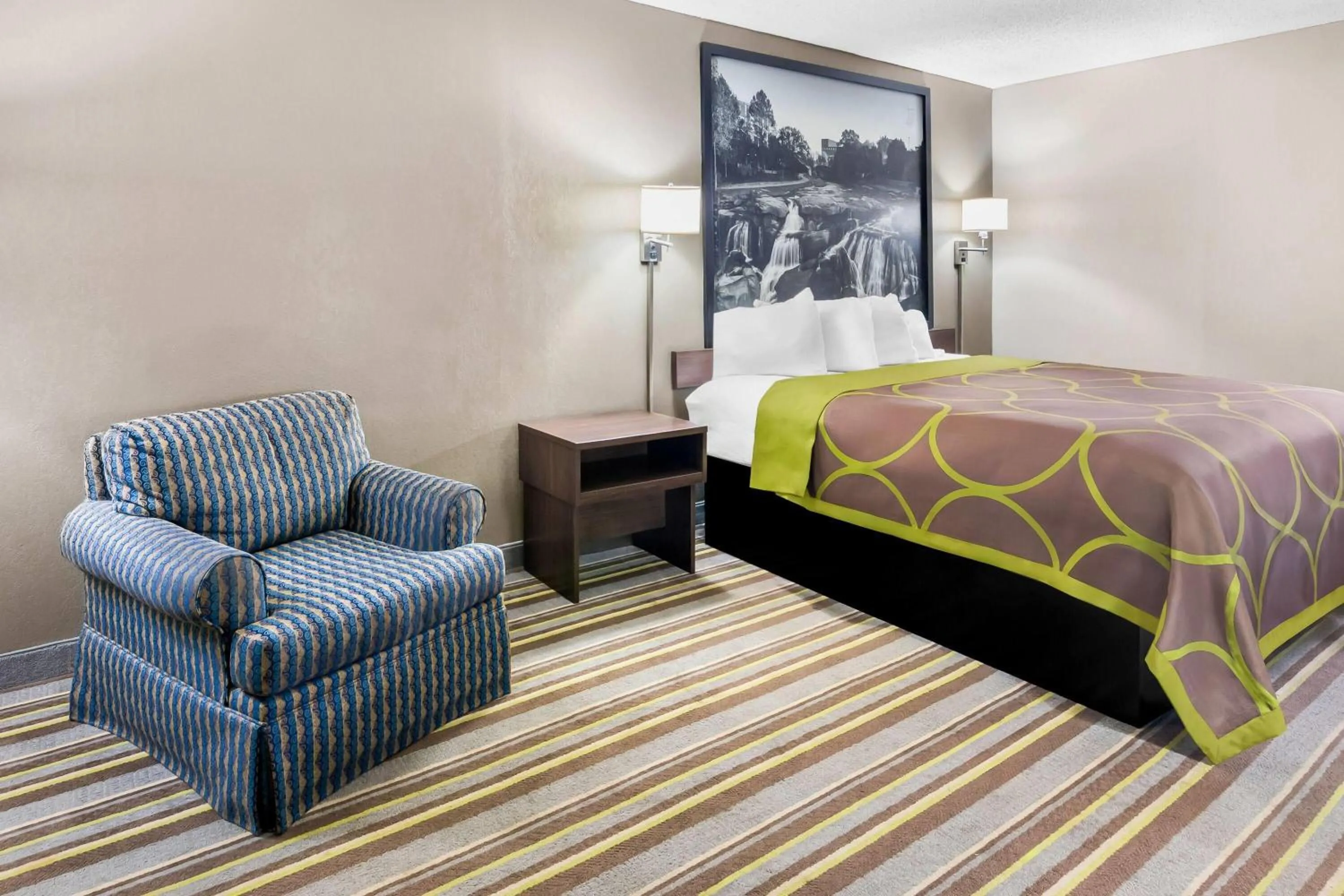 Bed in Super 8 by Wyndham Columbia