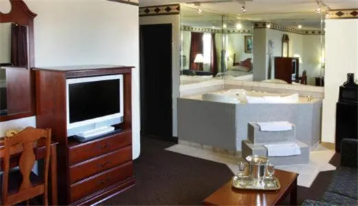 Hot Tub in Super 8 by Wyndham Columbia