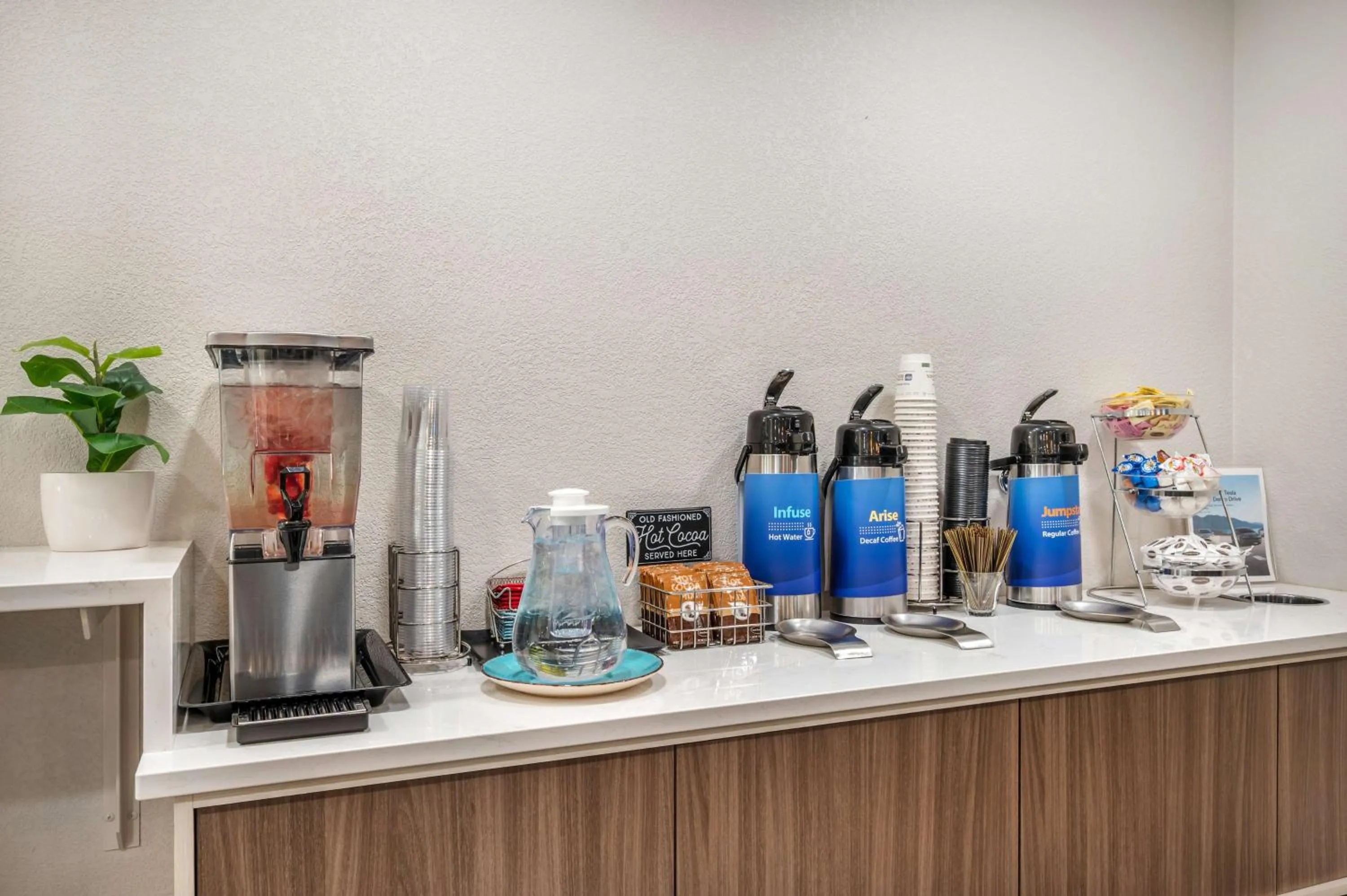 Lounge or bar in Best Western Plus Richmond Indiana I-70