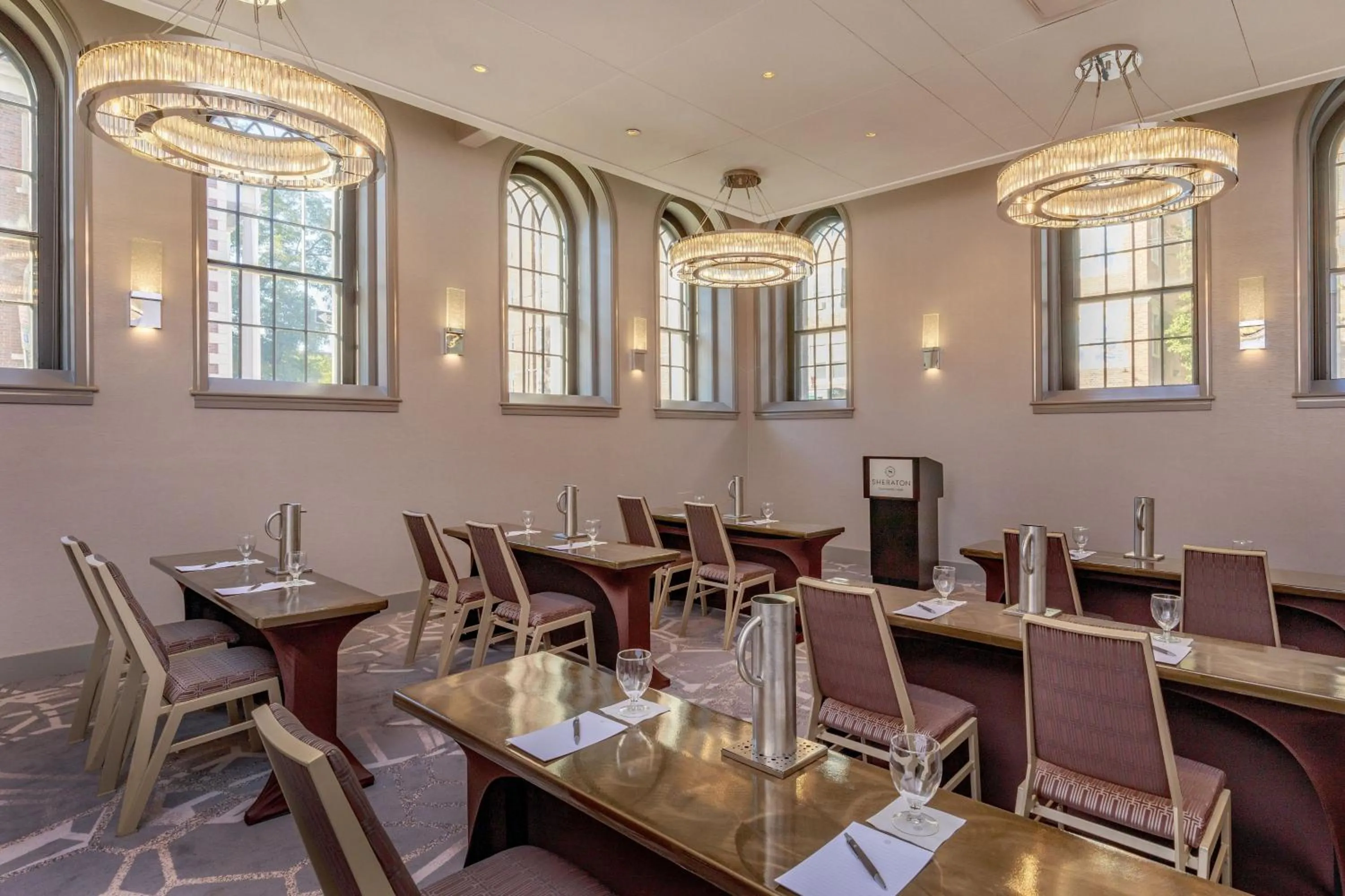 Meeting/conference room in Sheraton Commander Hotel