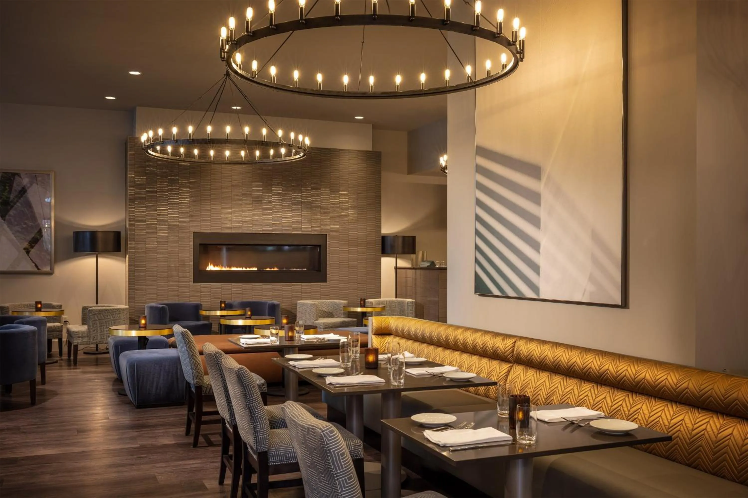 Lounge or bar in Sheraton Commander Hotel