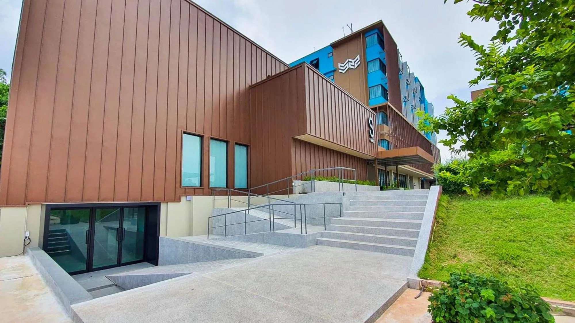 Property building in S.22 Hotel Suratthani