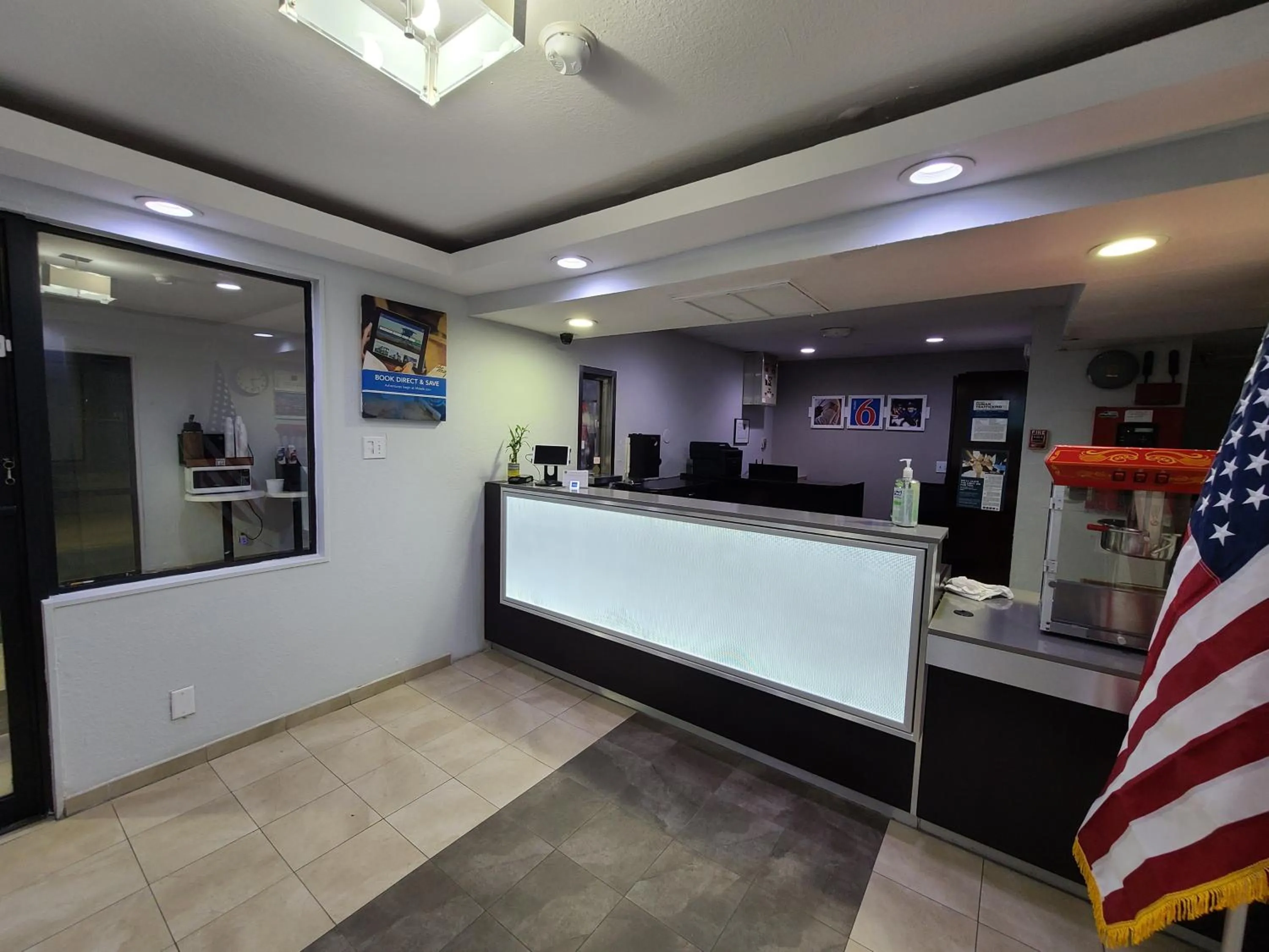 Lobby or reception in Motel 6-Dayton, OH