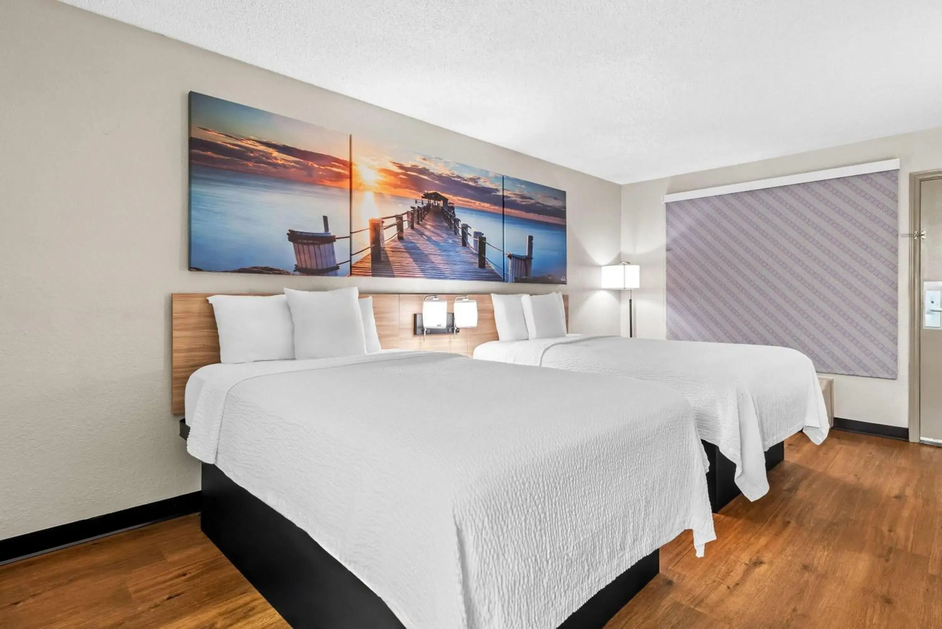 Double Room with Two Double Beds - Smoking in Days Inn by Wyndham Jacksonville NC Double Room with Two Double Beds - Smoking in Days Inn by Wyndham Jacksonville NC