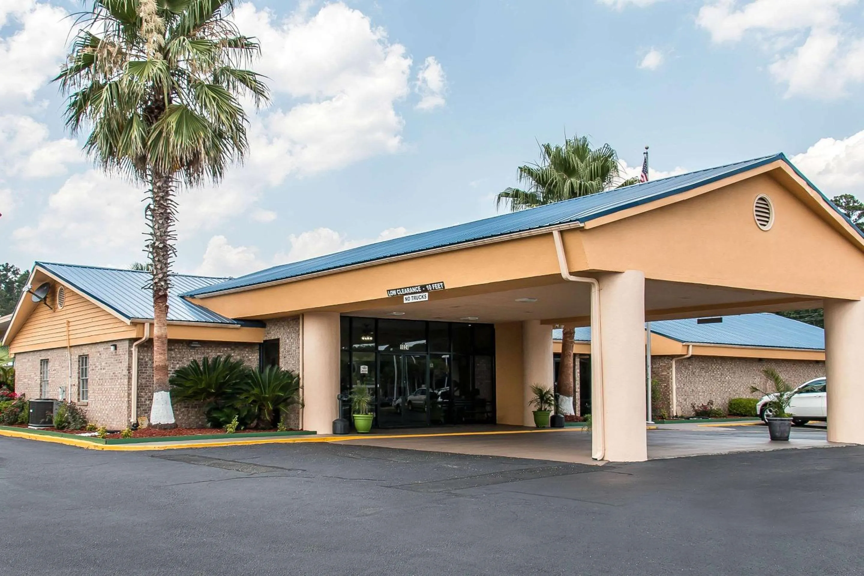 Property building in Quality Inn Hinesville - Fort Stewart Area