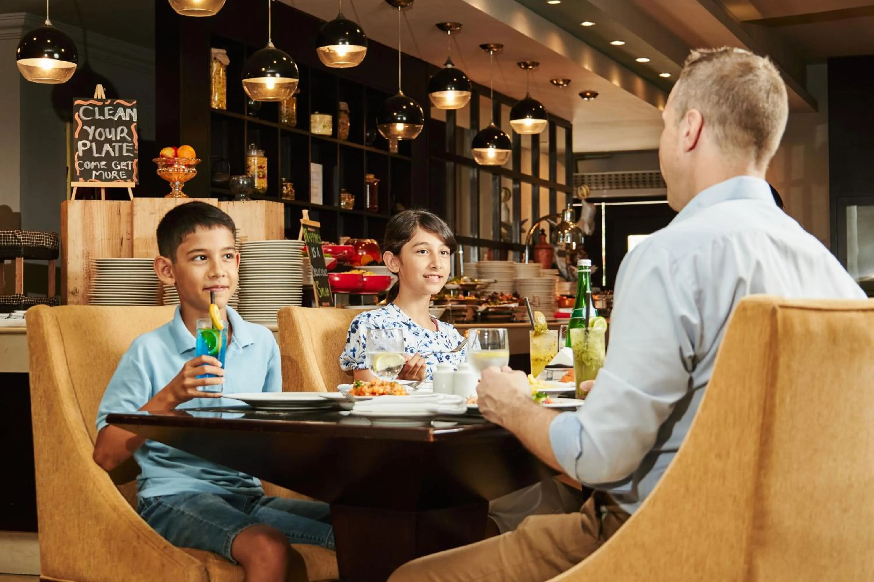 Restaurant/places to eat in Al Hamra Residence