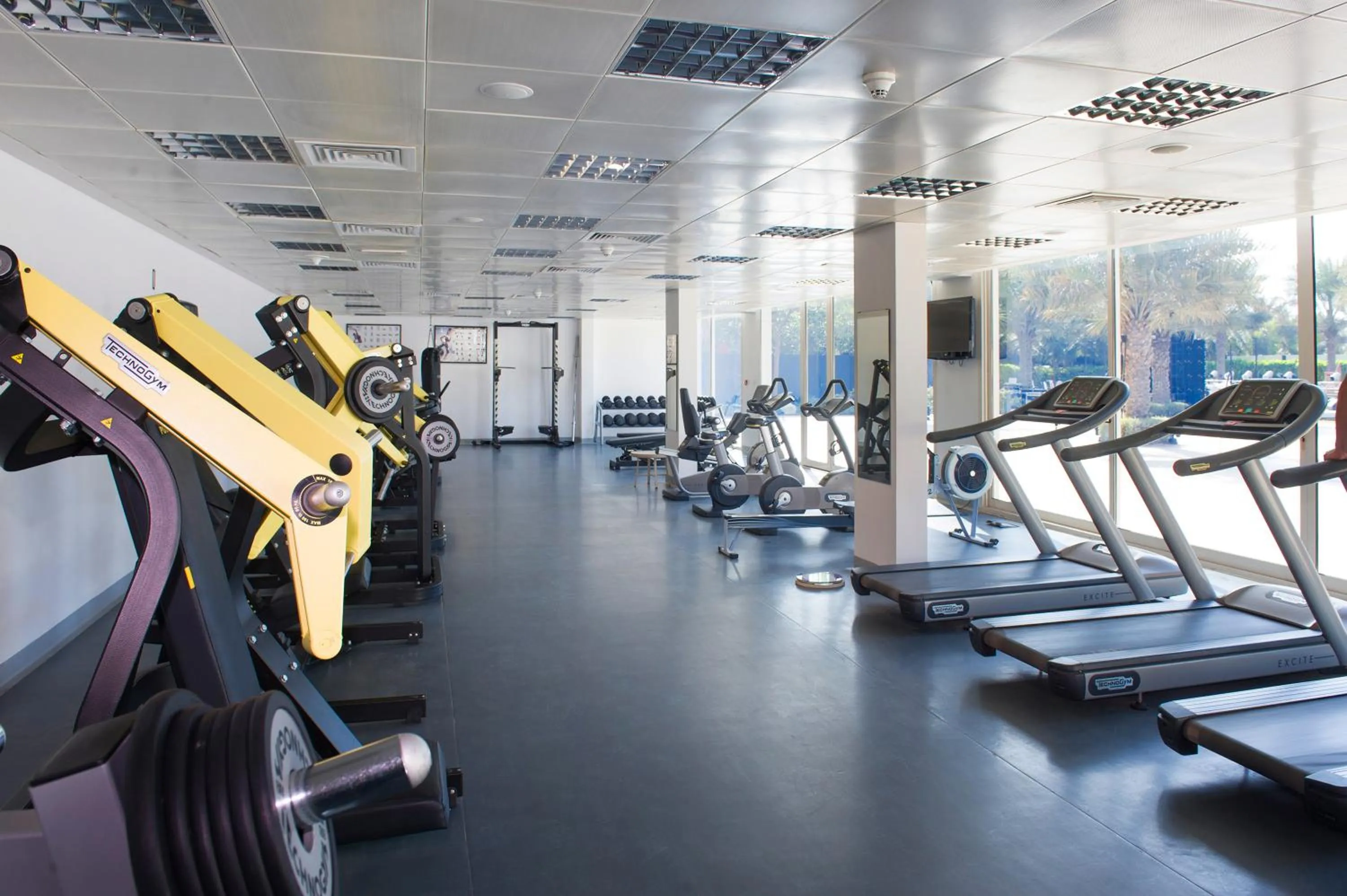 Fitness centre/facilities in Al Hamra Residence