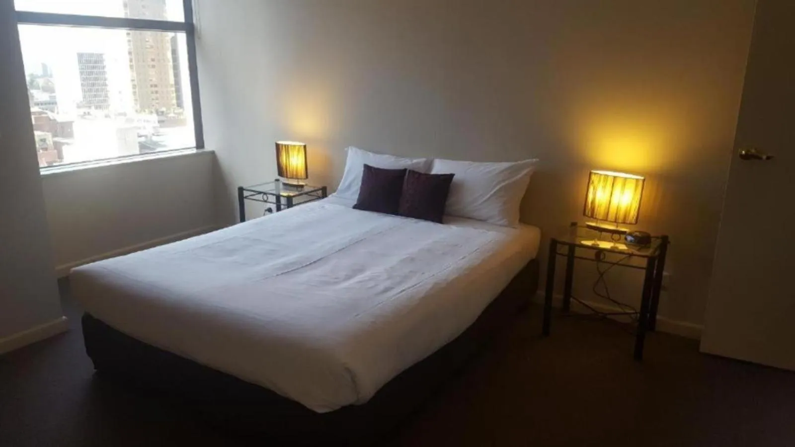 Bed in Melbourne CBD Central Apartment Hotel Official