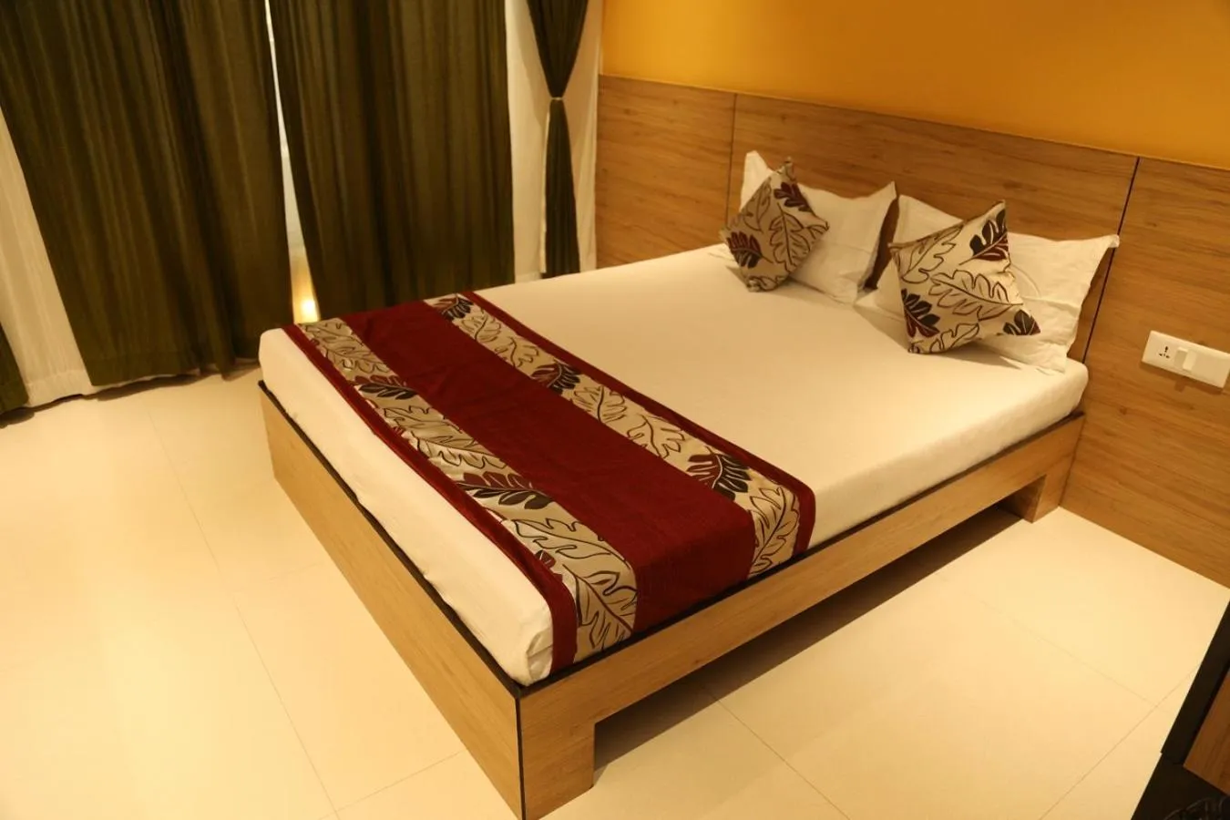 Bed in HOTEL MADNI ROYALE (50 Mtrs from Dargaah), Ajmer