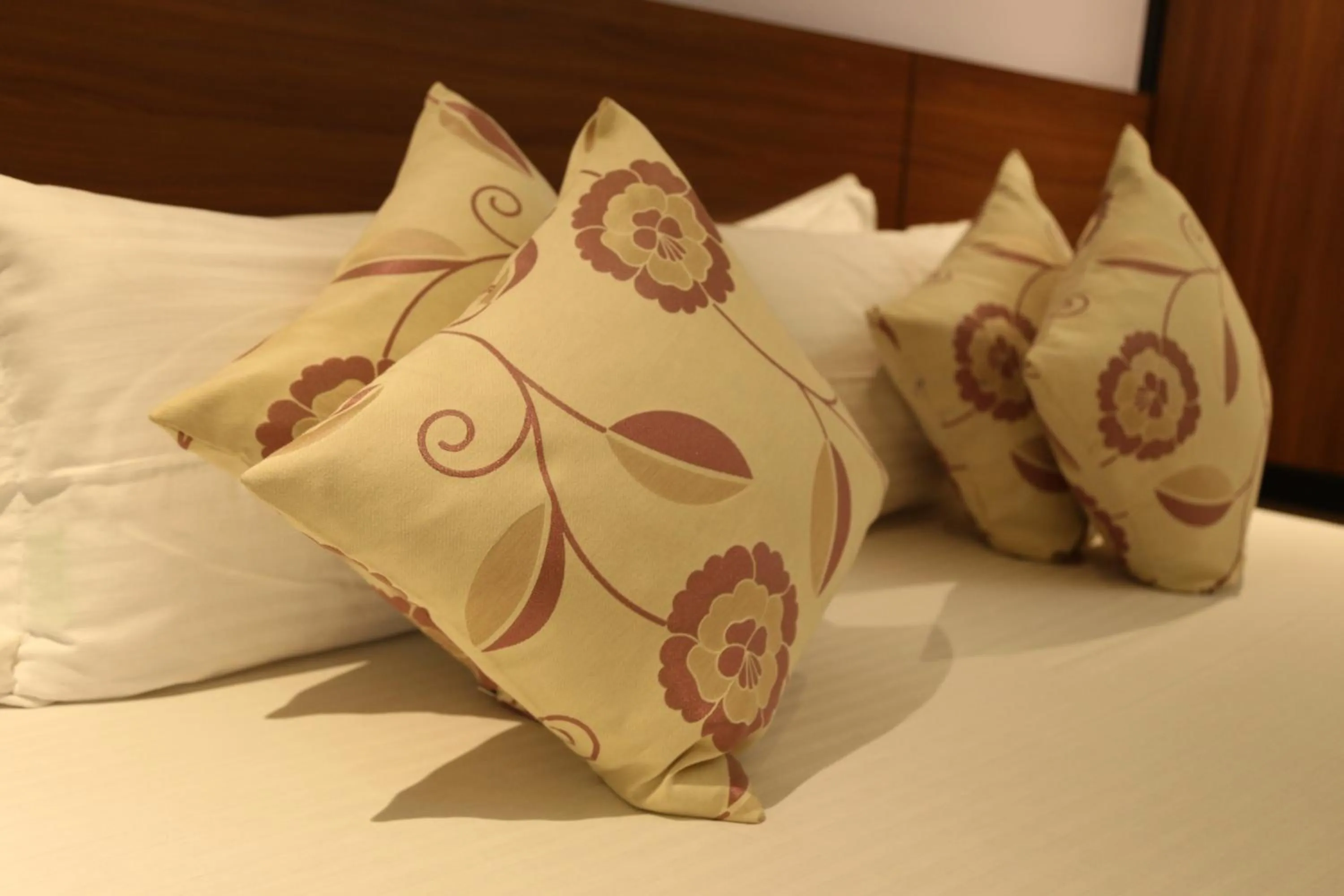 Bed in HOTEL MADNI ROYALE (50 Mtrs from Dargaah), Ajmer