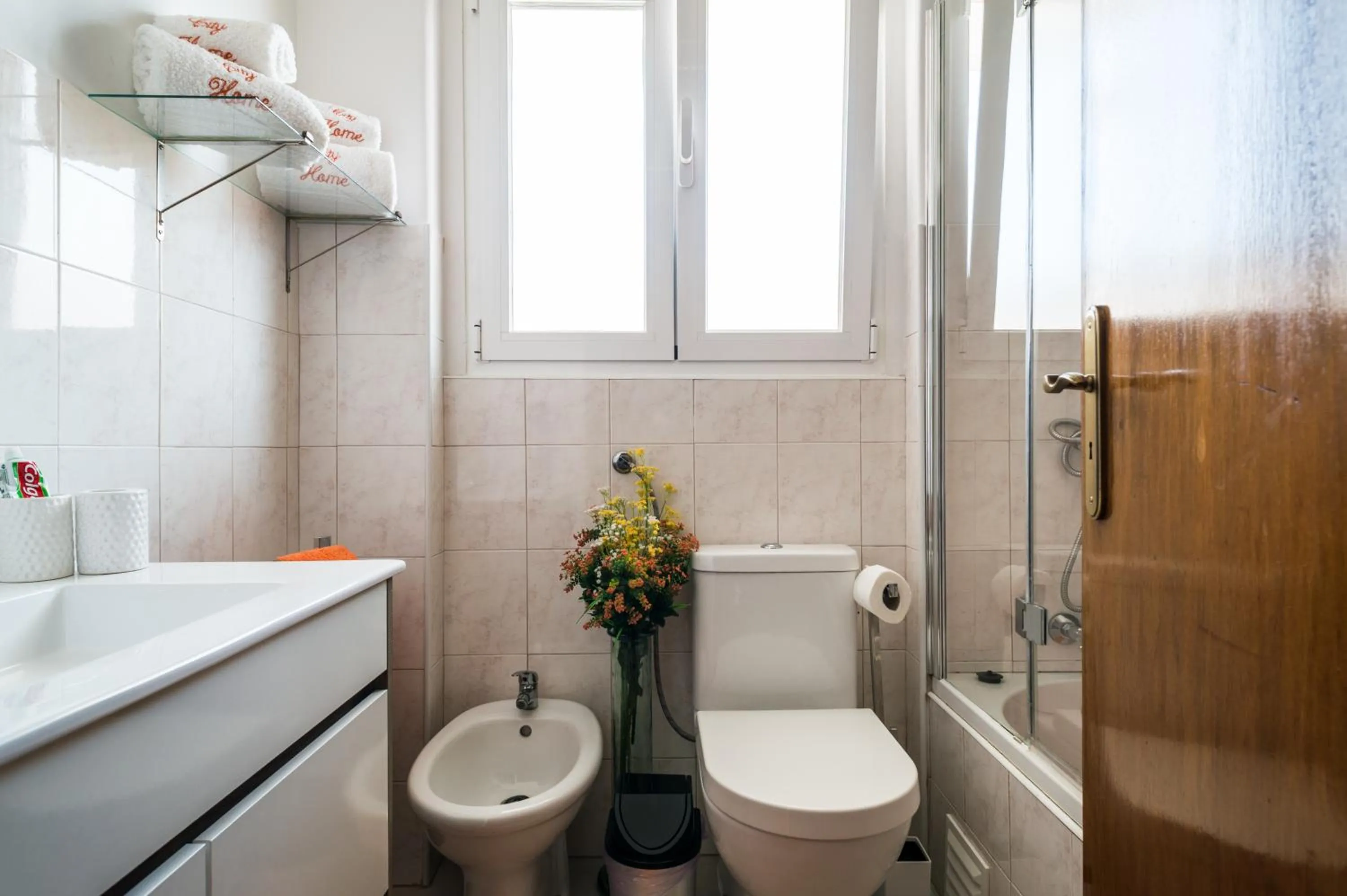 Bathroom in Dream city home 2