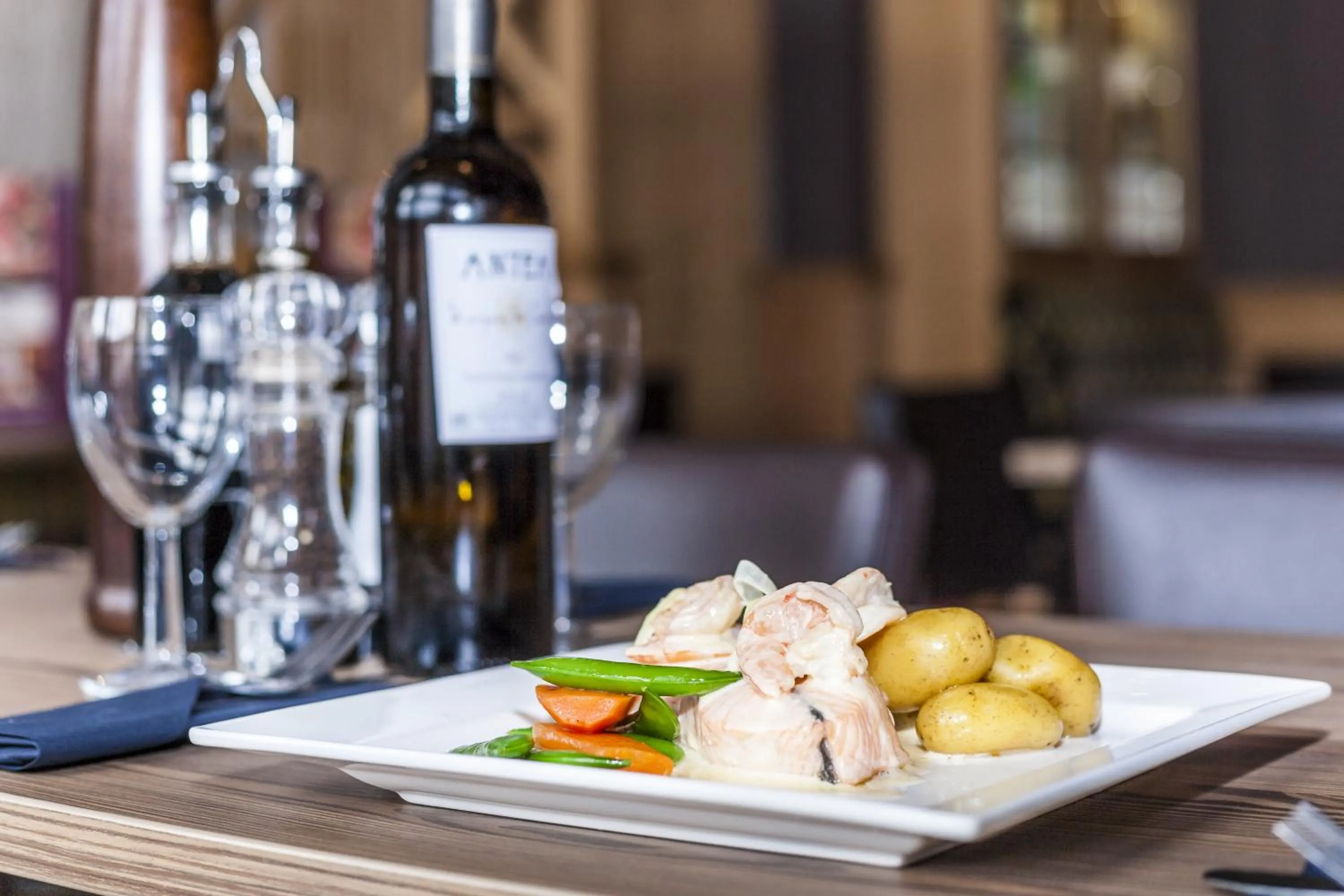 Food and drinks in Columba Hotel