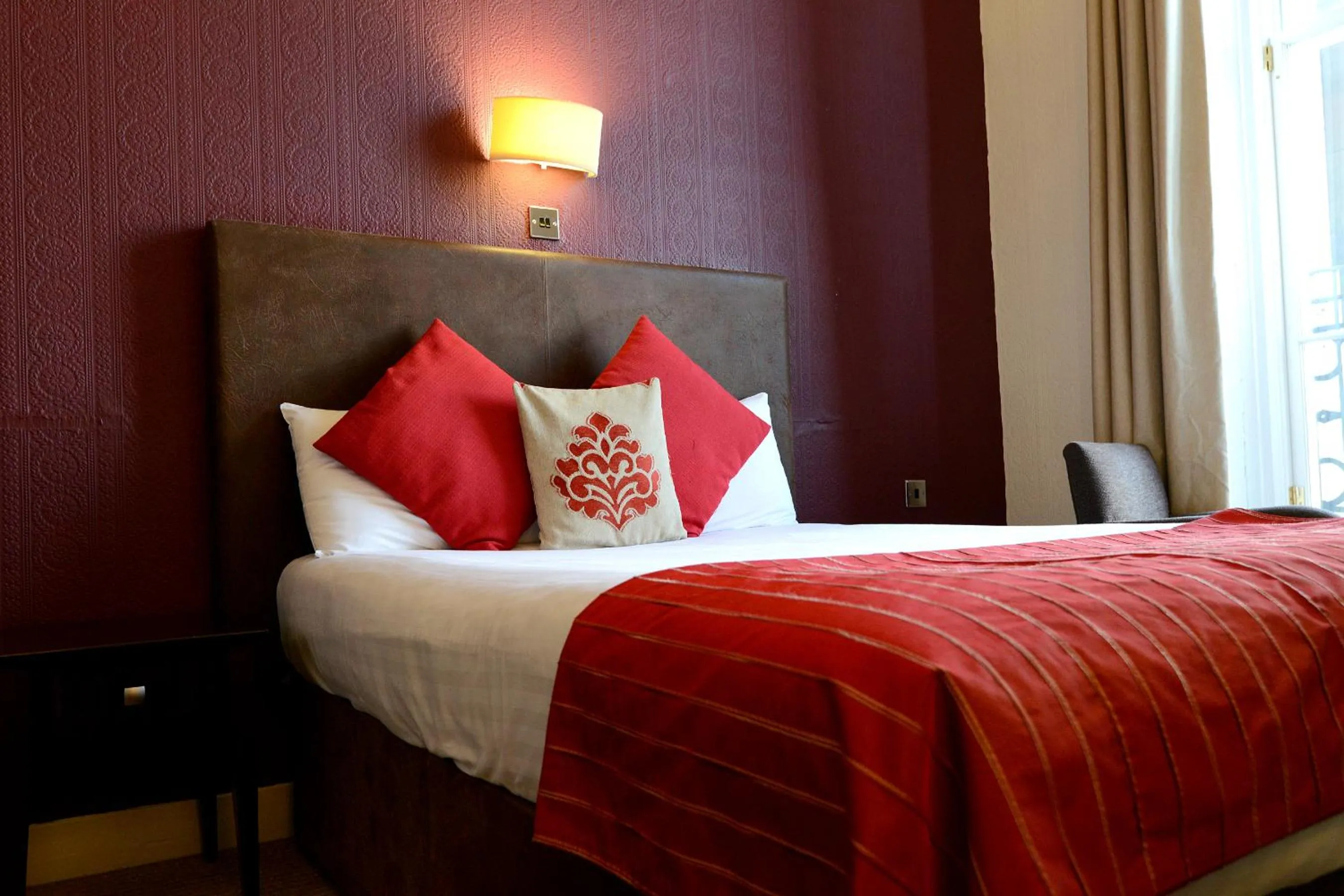 Bed in Columba Hotel