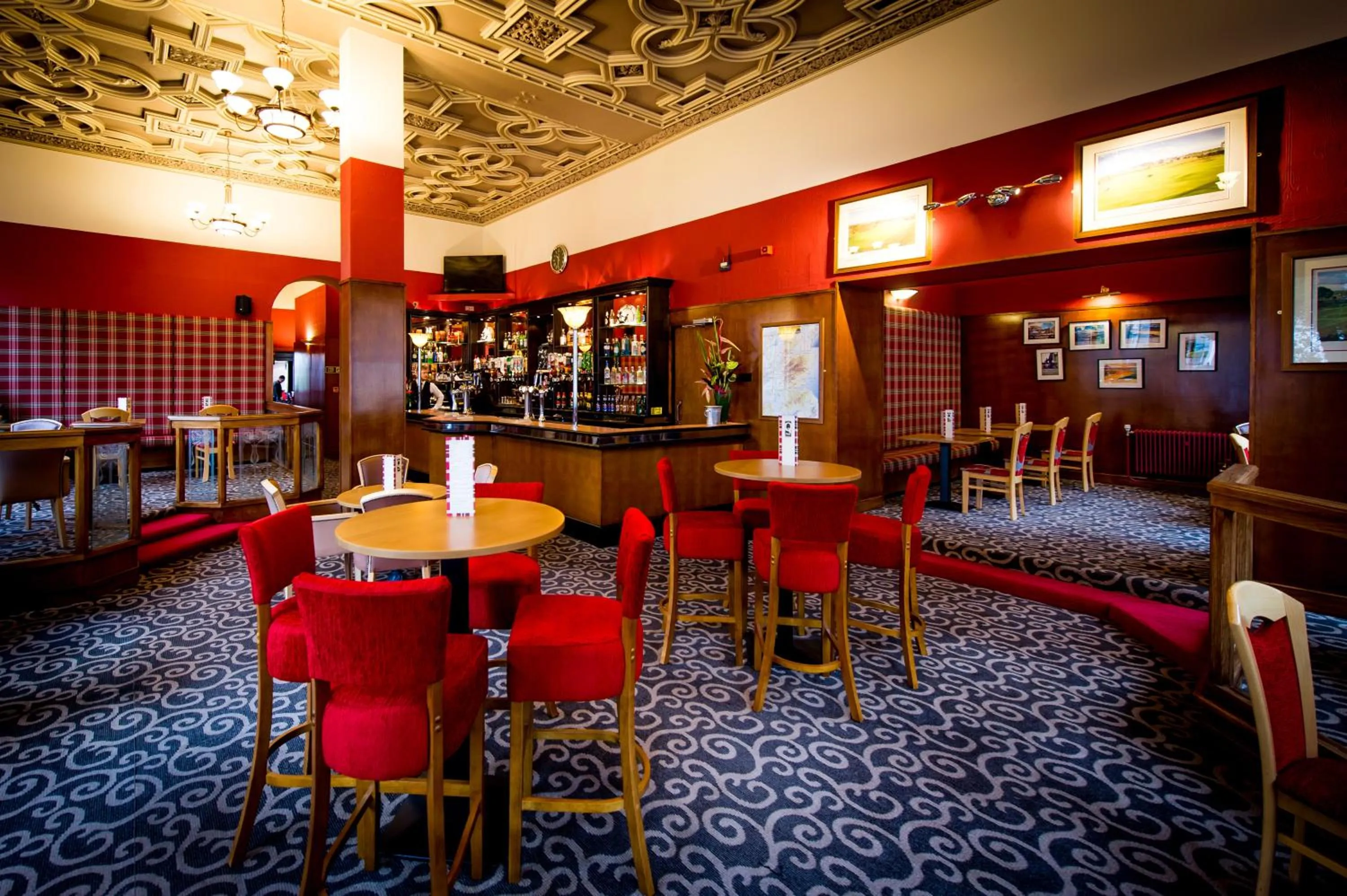 Lounge or bar in Best Western Queens Hotel