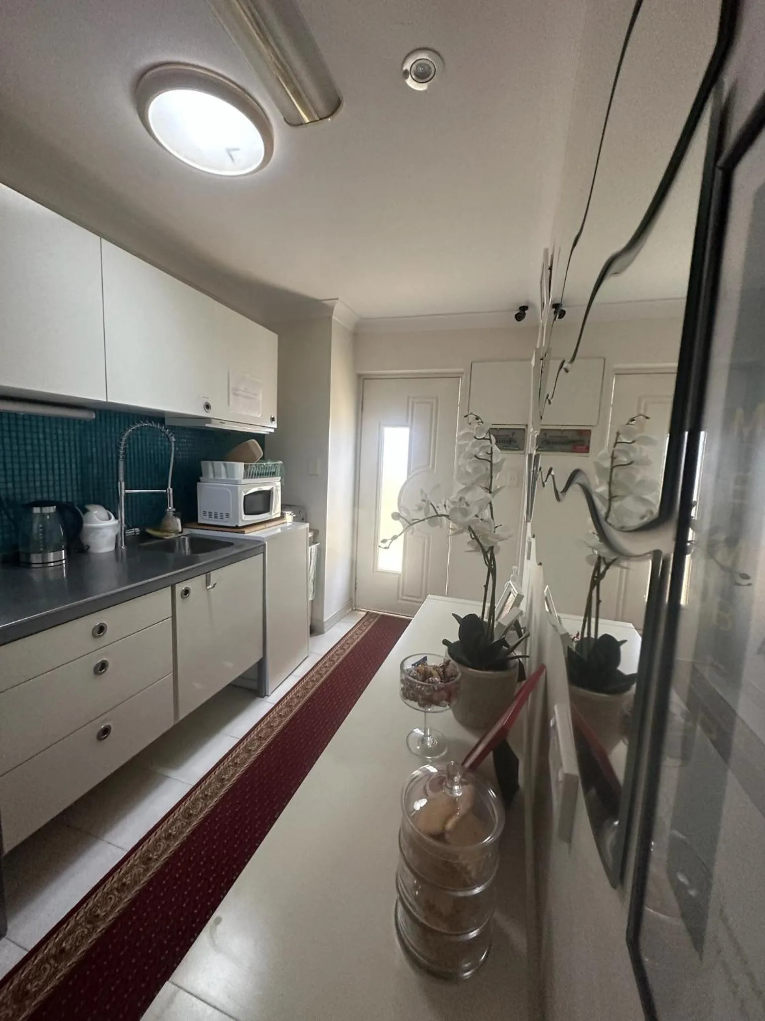 Kitchen or kitchenette in Astoria Retreat Bed & Breakfast