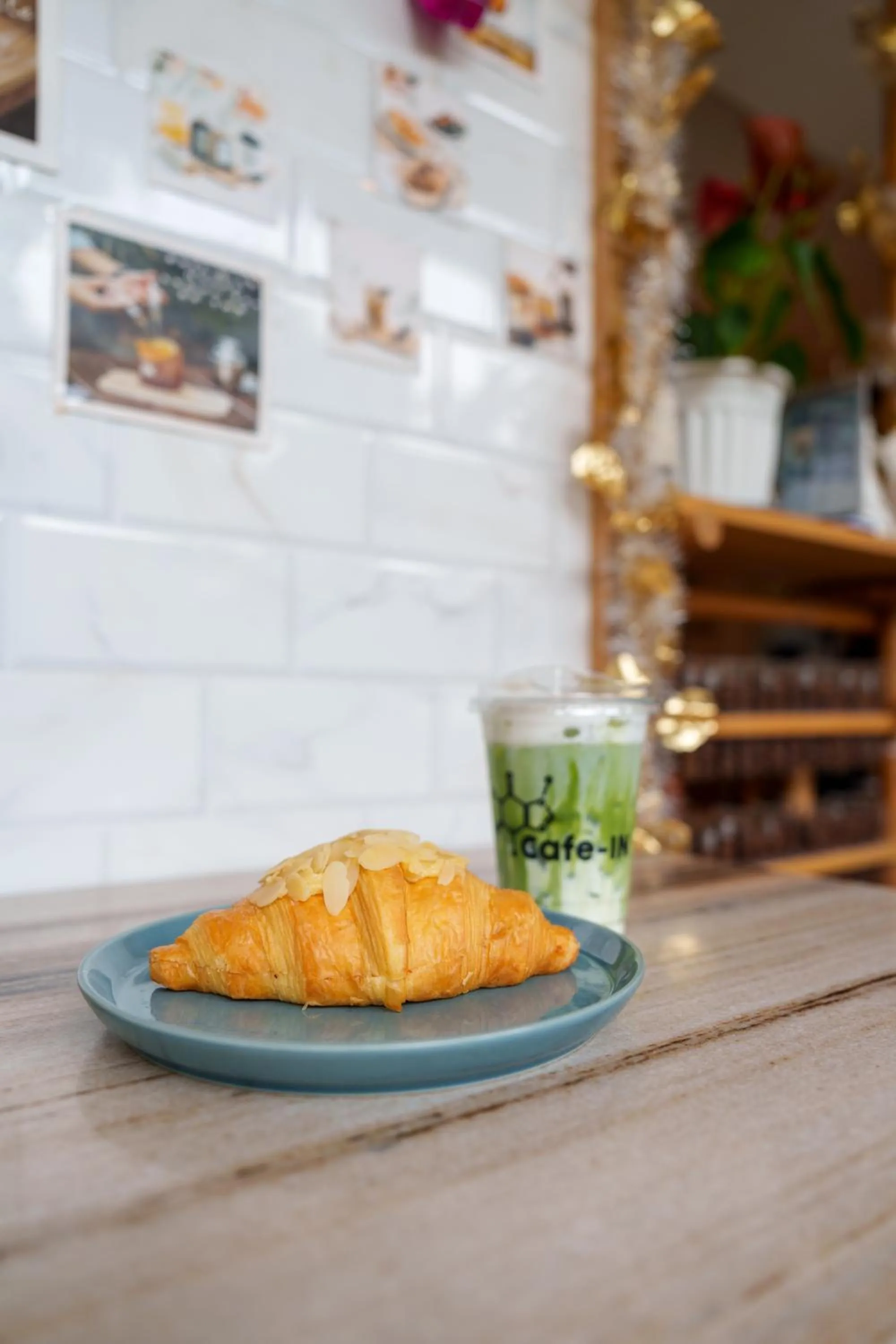 Food and drinks in Sabai Sathorn Service Apartment