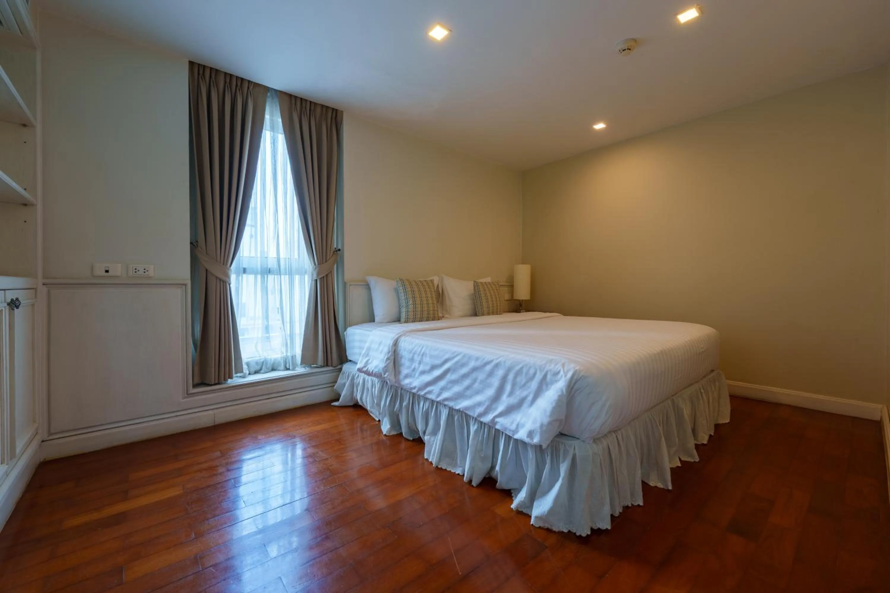 Bedroom, Bed in Sabai Sathorn Service Apartment