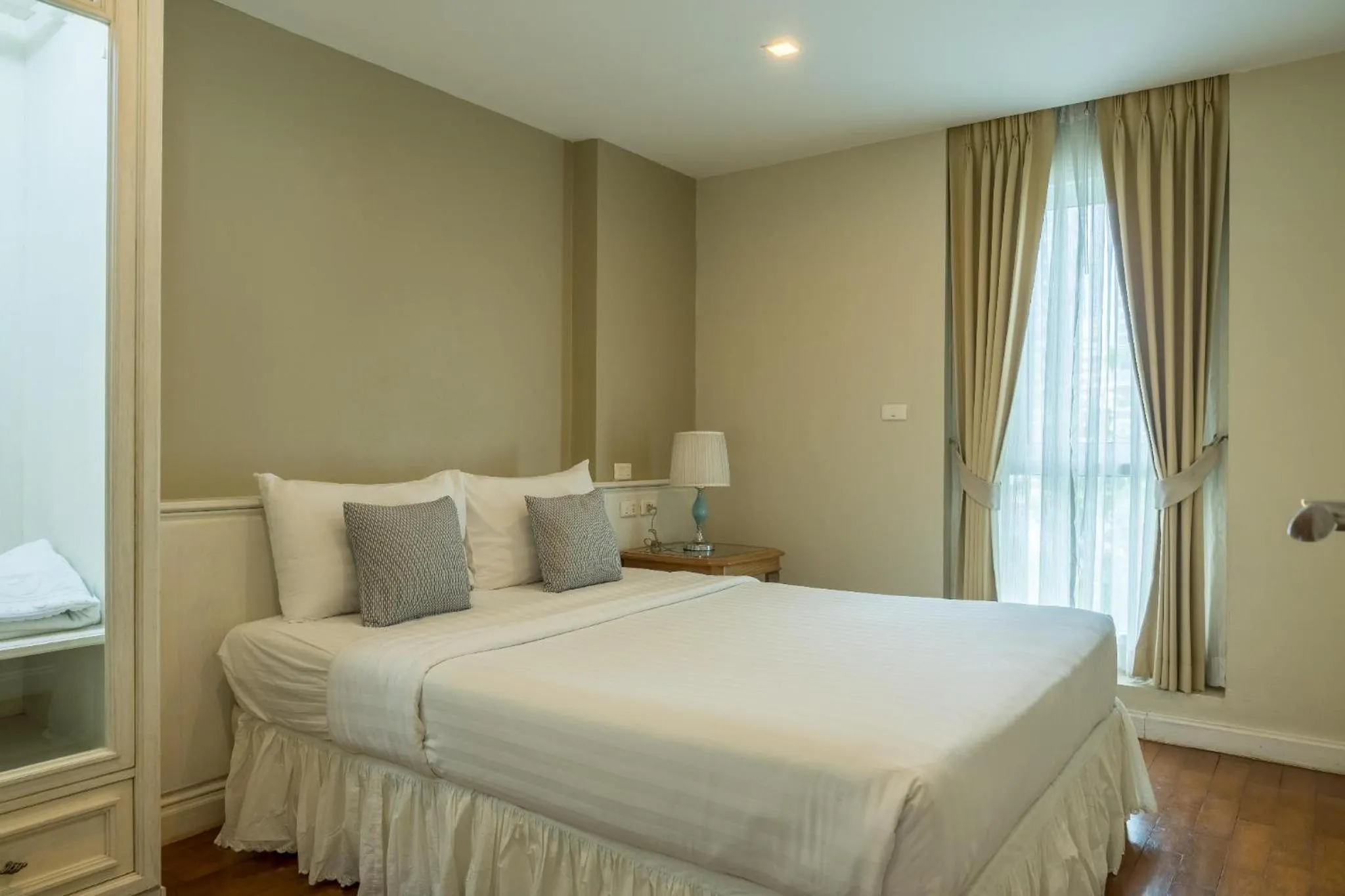 Bed in Sabai Sathorn Service Apartment