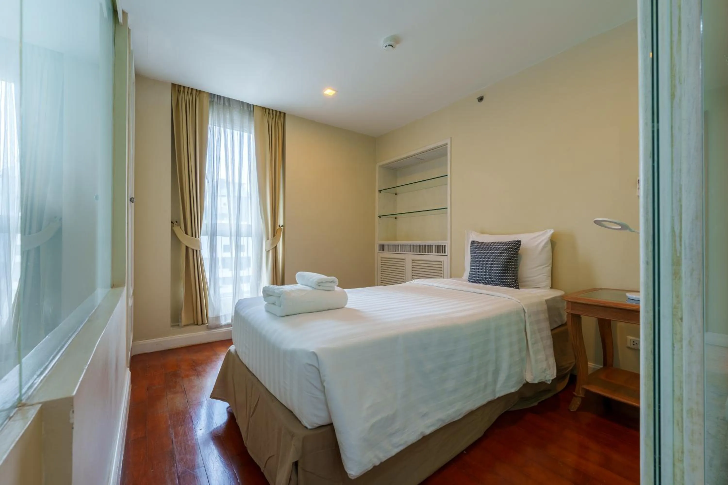 Bedroom, Bed in Sabai Sathorn Service Apartment
