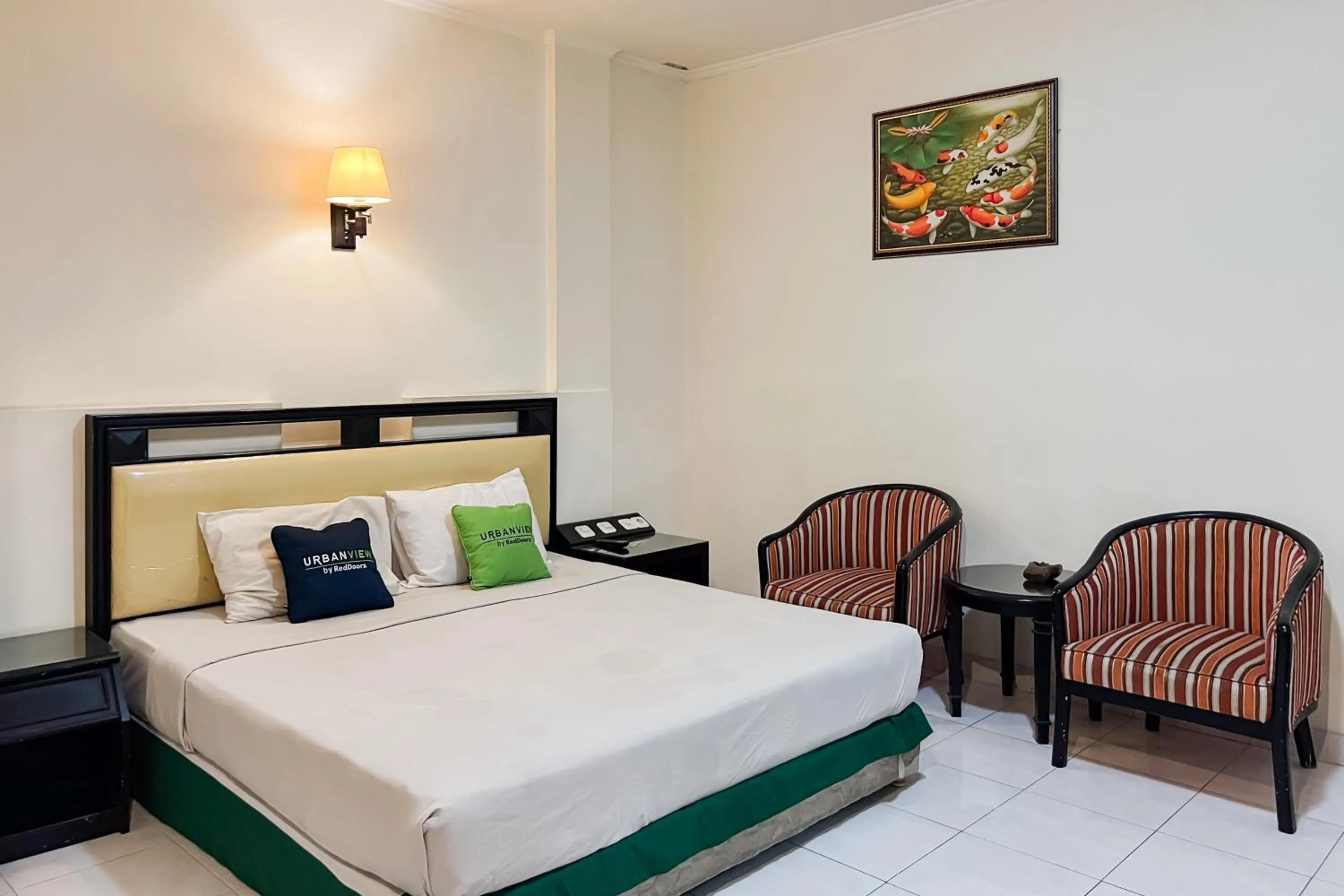 Bedroom, Bed in Urbanview Hotel Yasmin Makassar by RedDoorz