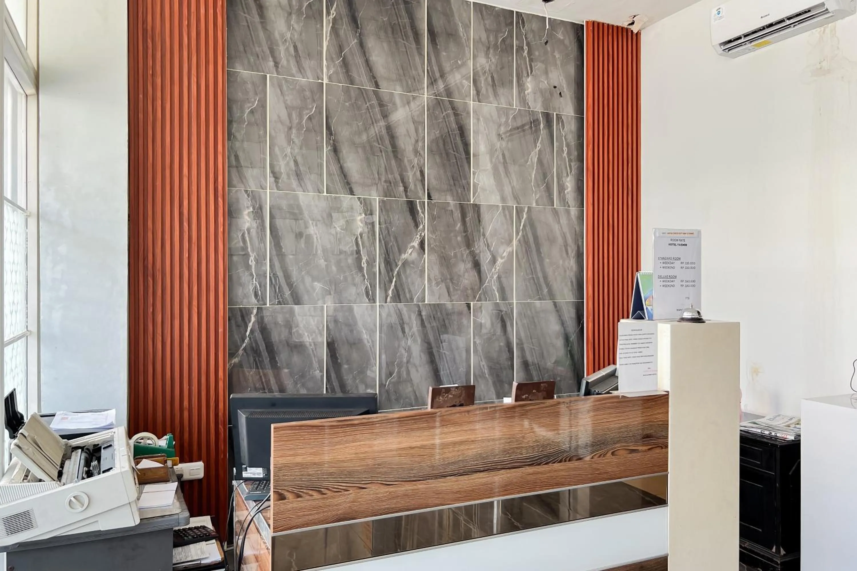 Lobby or reception in Urbanview Hotel Yasmin Makassar by RedDoorz