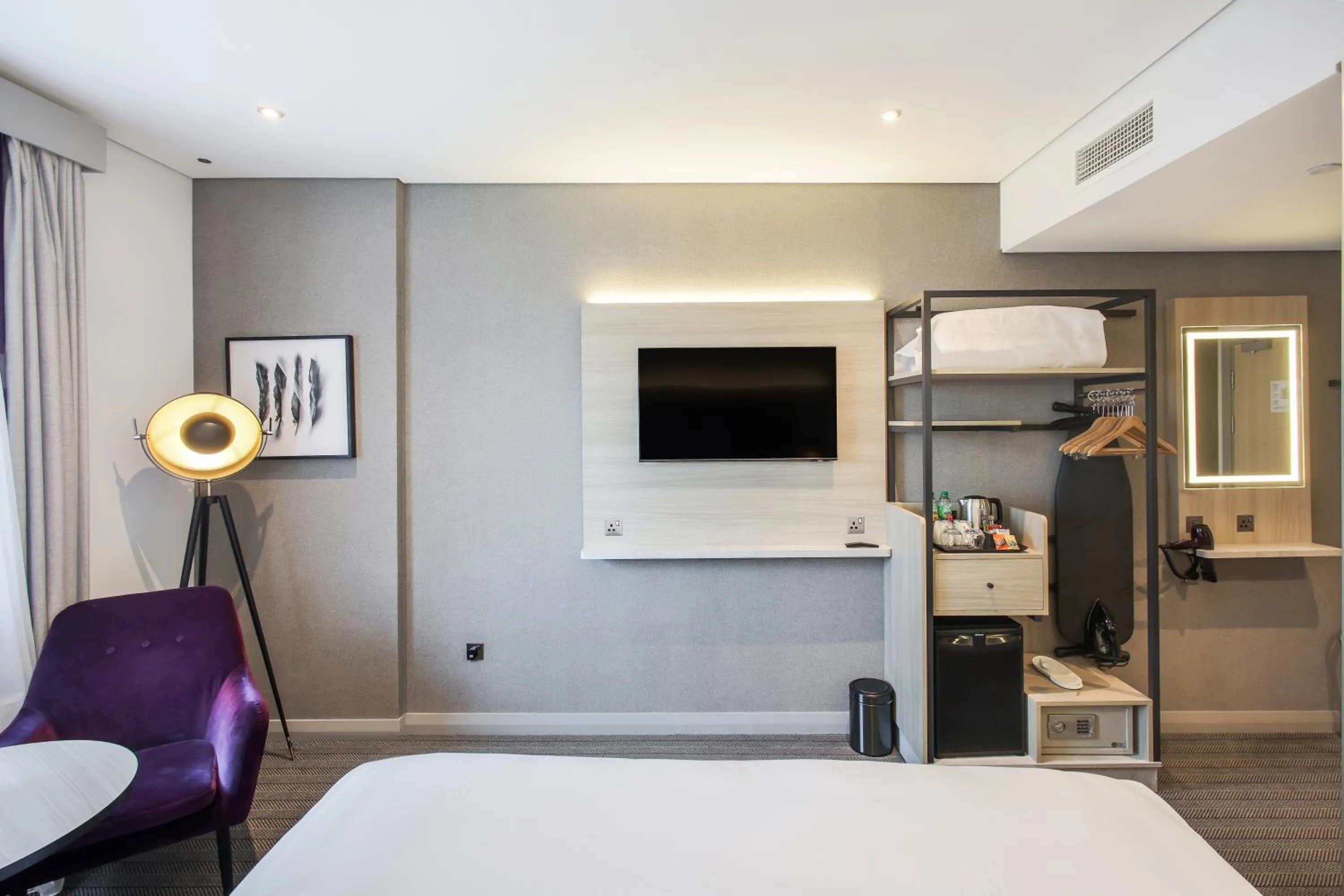 TV and multimedia, Bed in Premier Inn Abu Dhabi Capital Centre