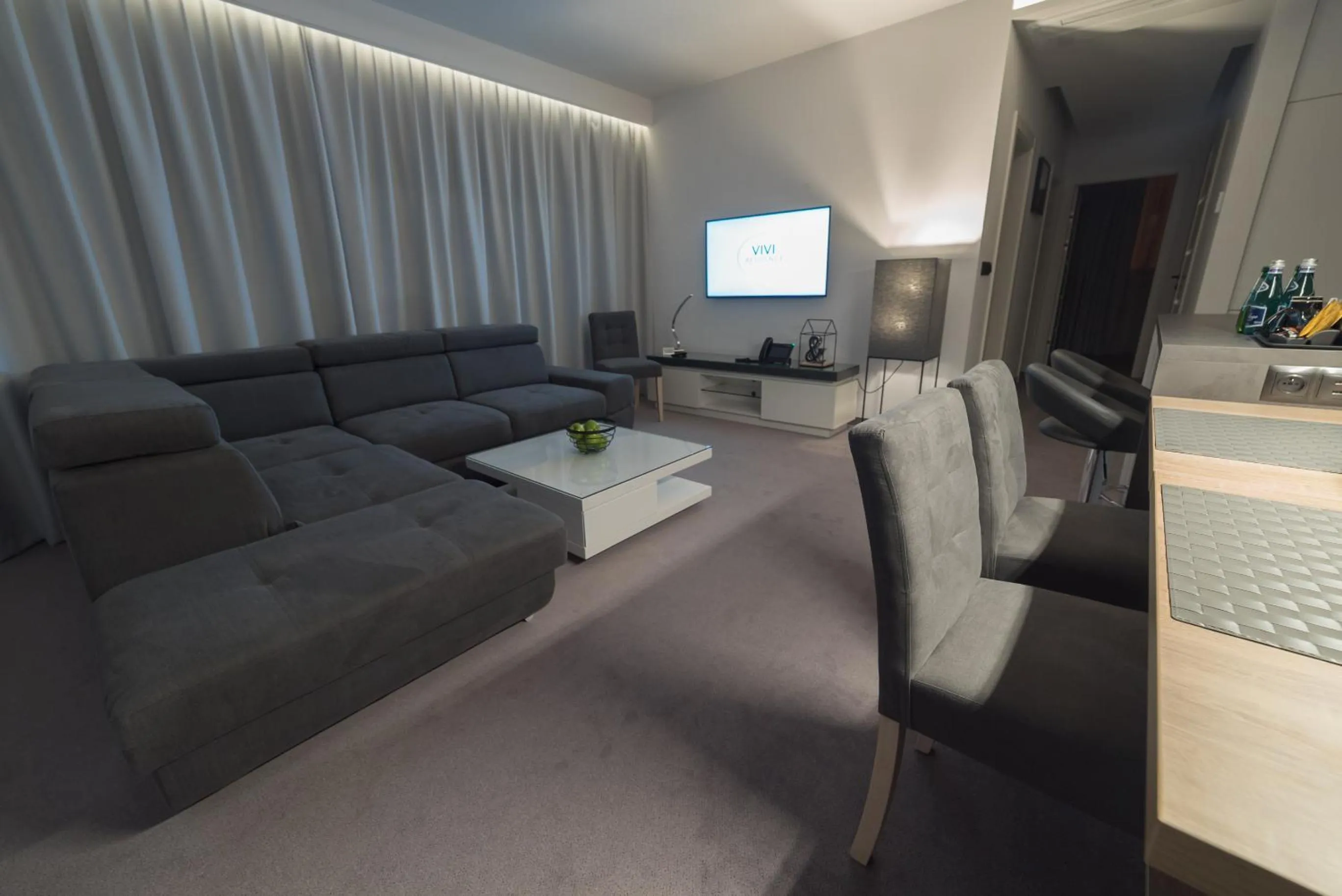 TV and multimedia in Apart-Hotel VIVI RESIDENCE & SPA